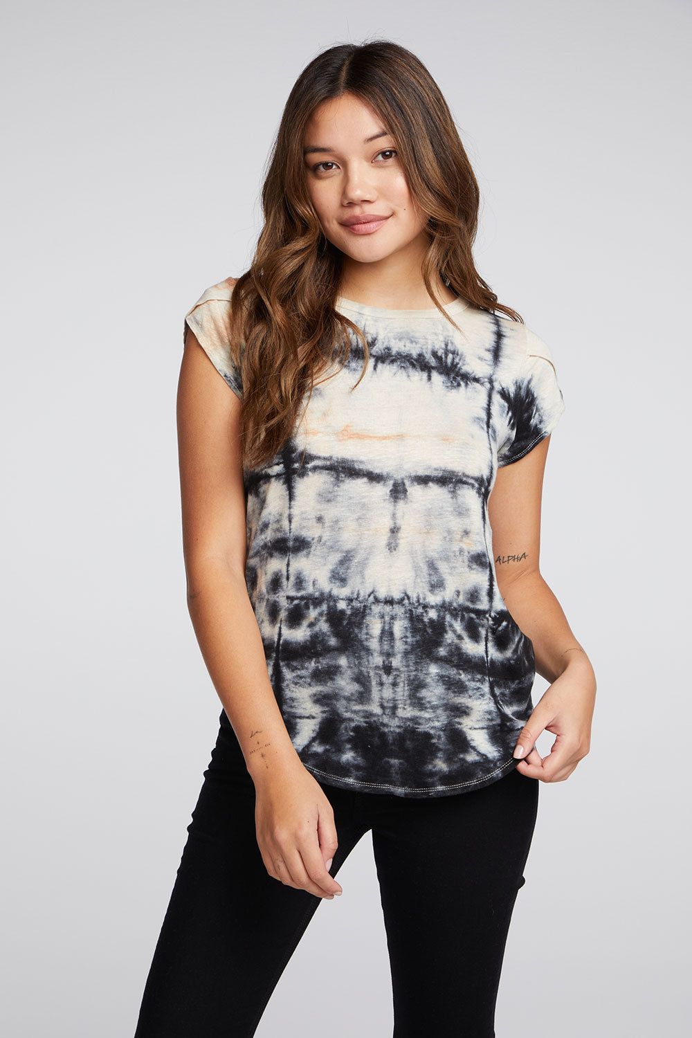 Linen Jersey Tulip Sleeve Crew Neck Shirttail Tee sold by Chaser product image thumbnail 4