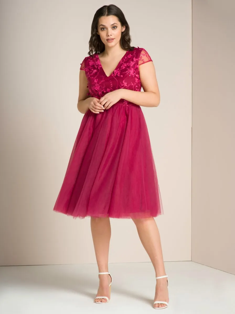 Chi Chi Curve Madeleine Dress sold by Chi Chi London product image thumbnail 2