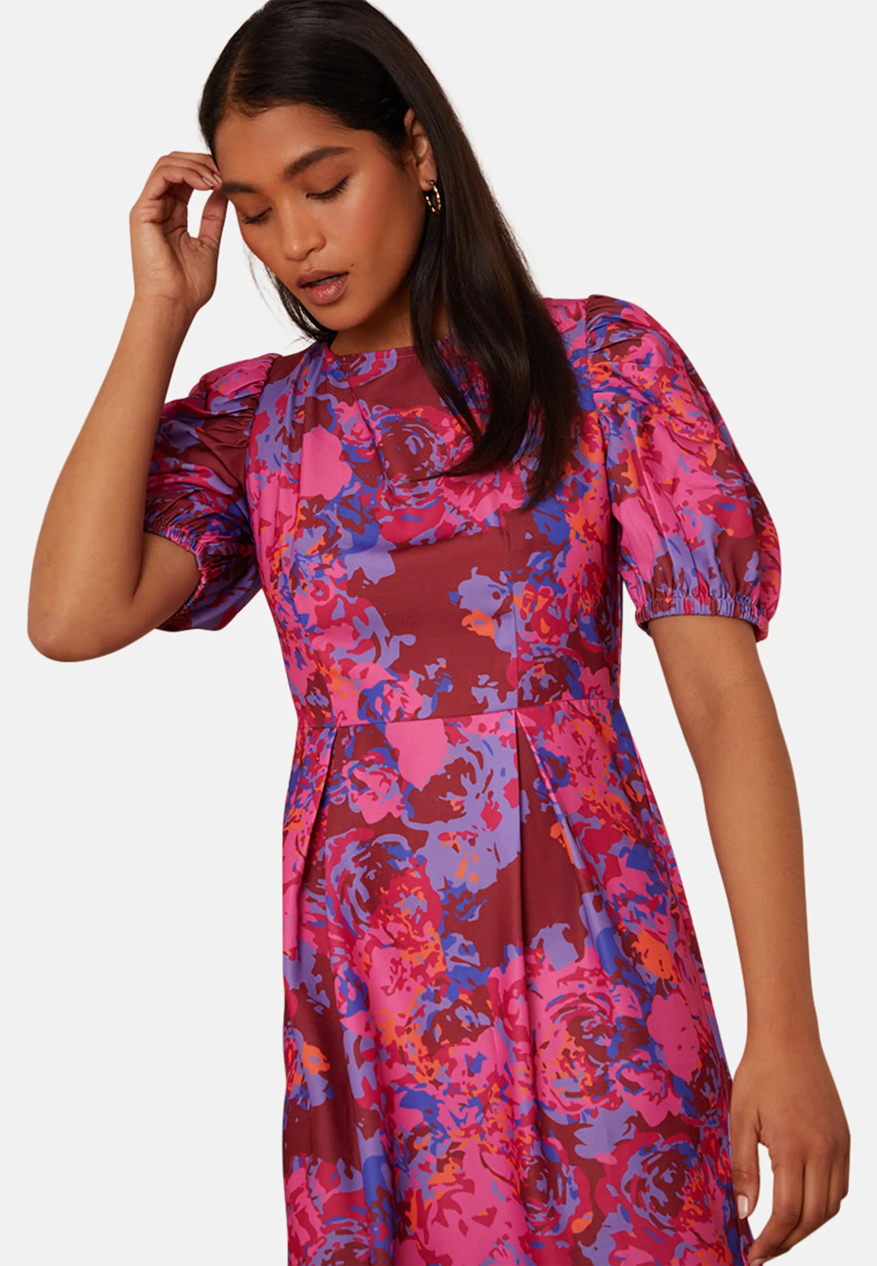 Short Sleeve Floral Midi Dress in Pink sold by Chi Chi London product image thumbnail 5