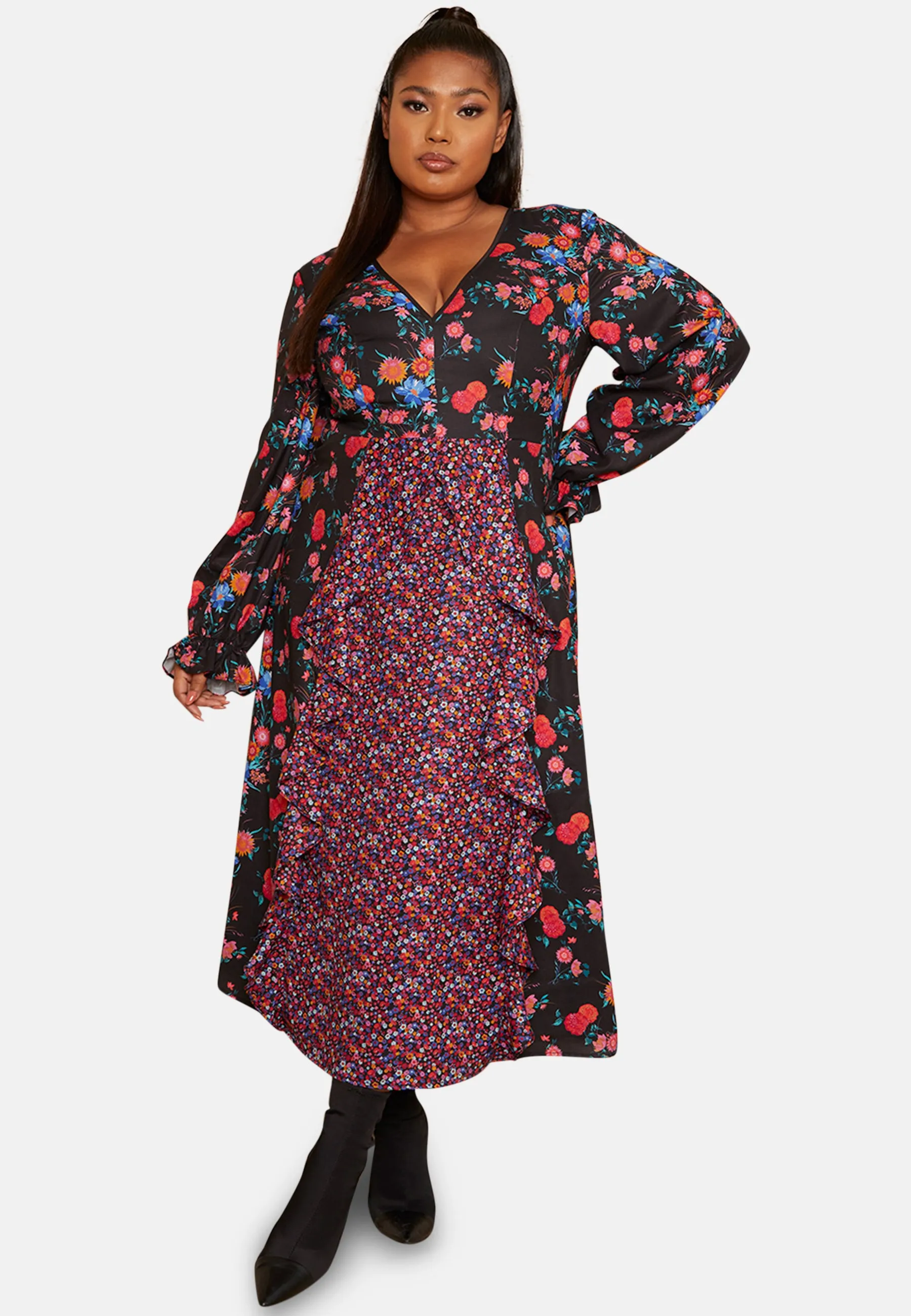 Plus Size Long Sleeve Plunge Floral Printed Midi Dress in Black sold by Chi Chi London product image thumbnail 5