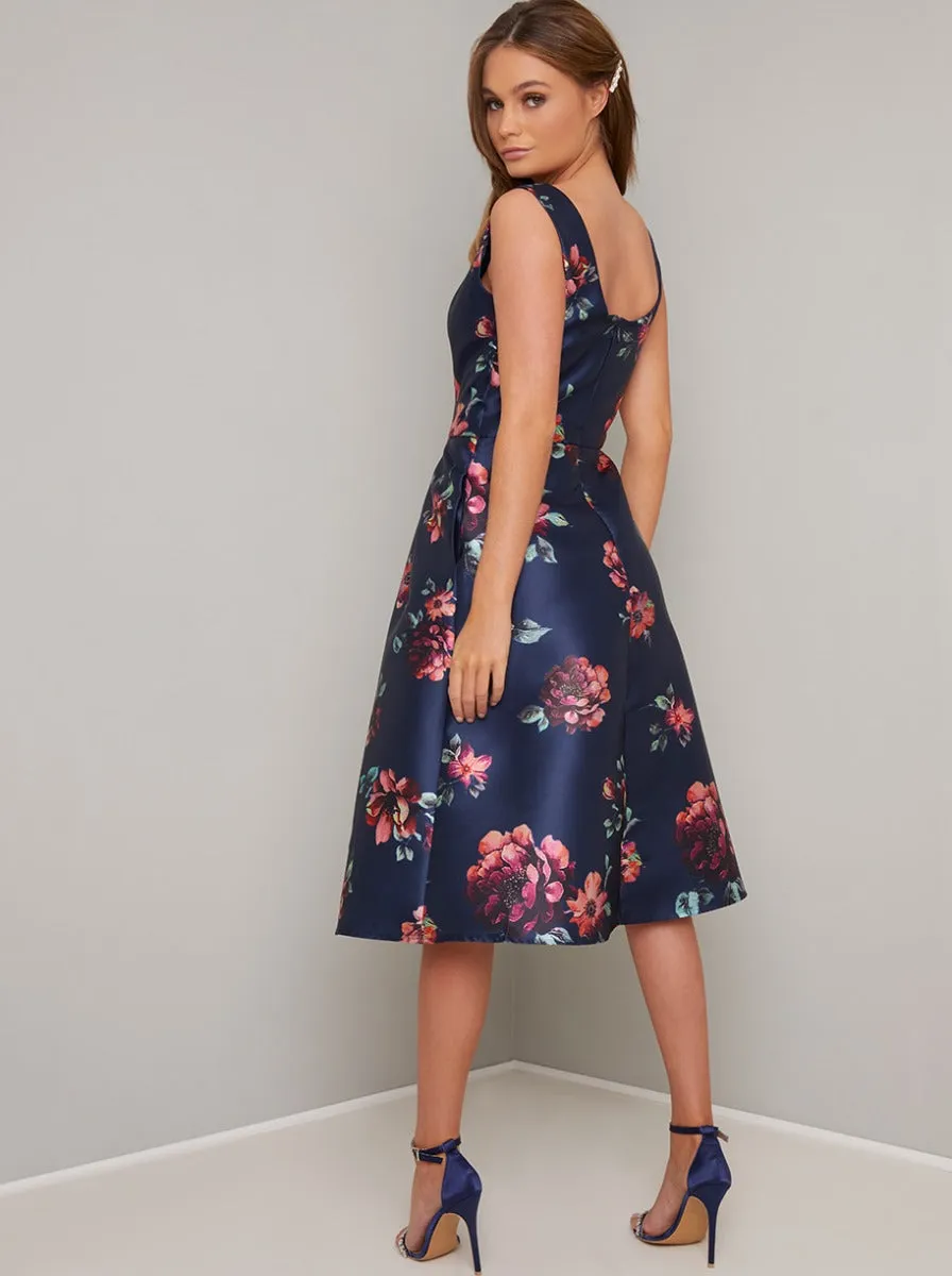 Sleevless Floral Print Midi Dress in Blue sold by Chi Chi London product image thumbnail 3