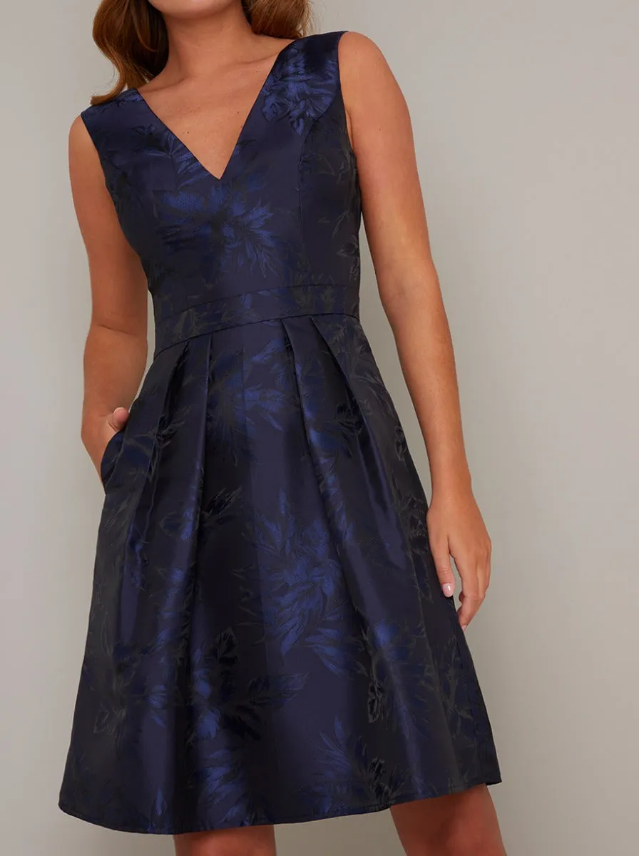 V Neck Print Pleat Midi Dress Blue sold by Chi Chi London product image thumbnail 4