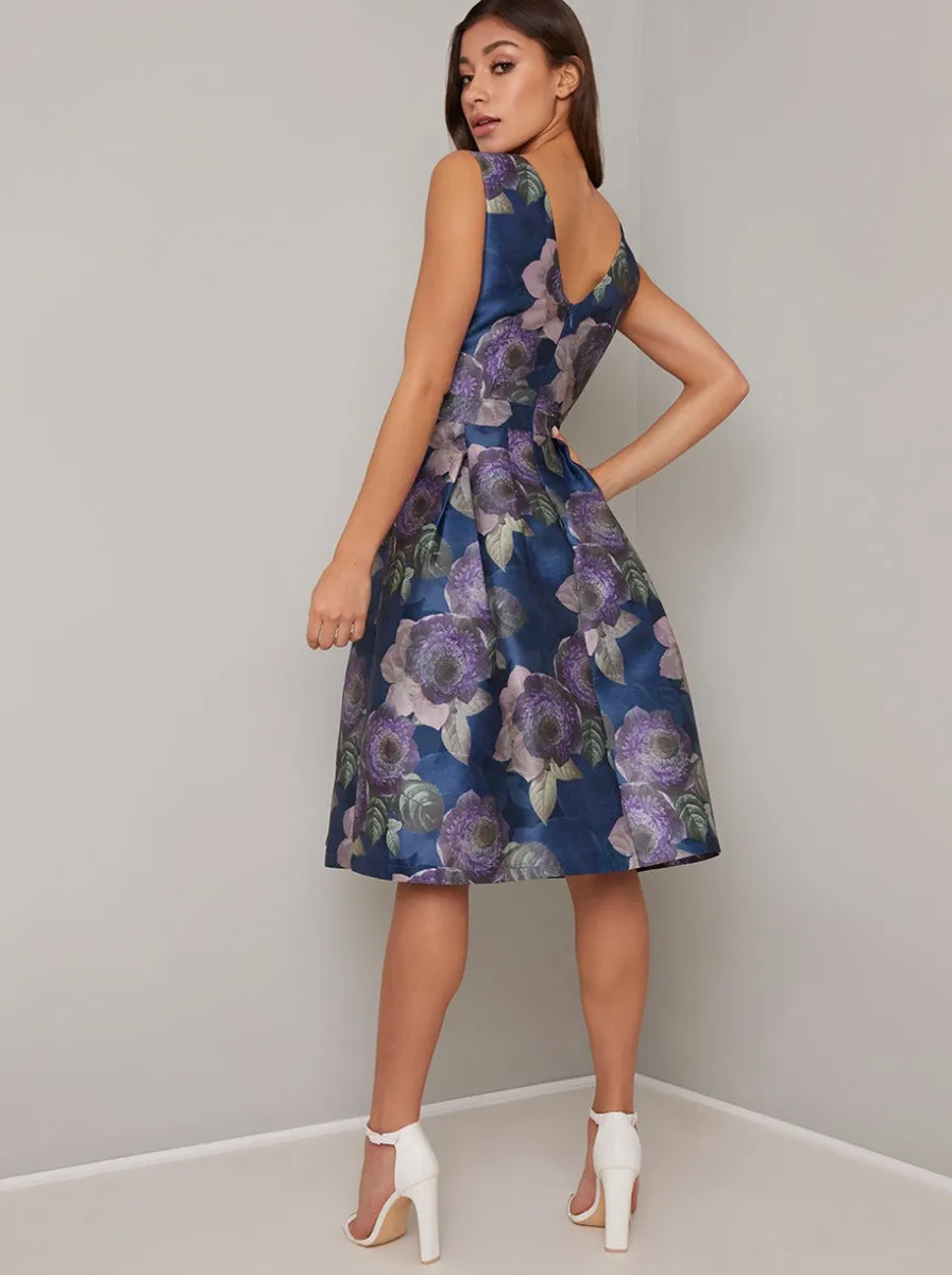 Floral Print Box Pleat Midi Dress in Blue sold by Chi Chi London product image thumbnail 4