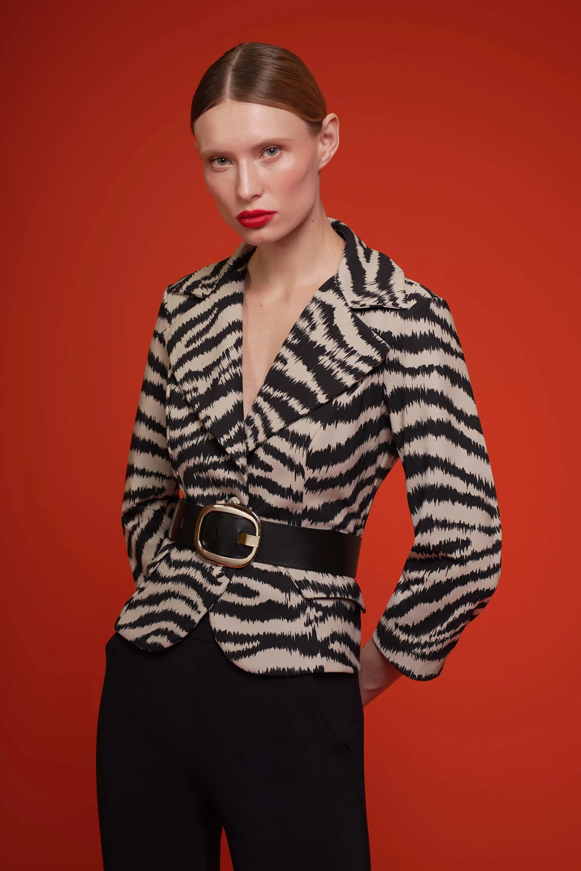 LEATHER BELT WITH METALLIC BUCKLE sold by Chiara Boni product image thumbnail 3