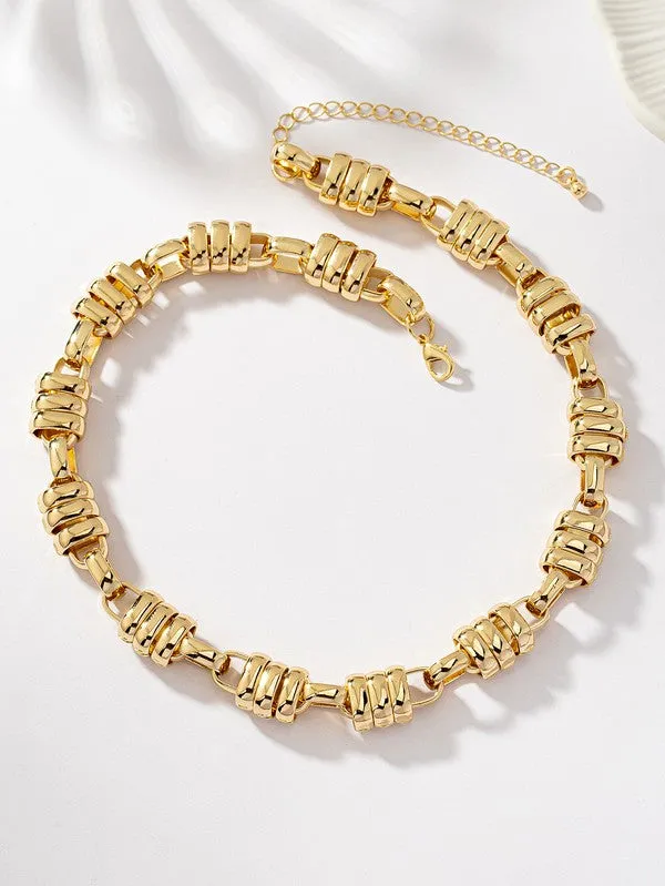 *Saraly Unique Chunky Link Chain Necklace sold by Chic Couture product image thumbnail 4
