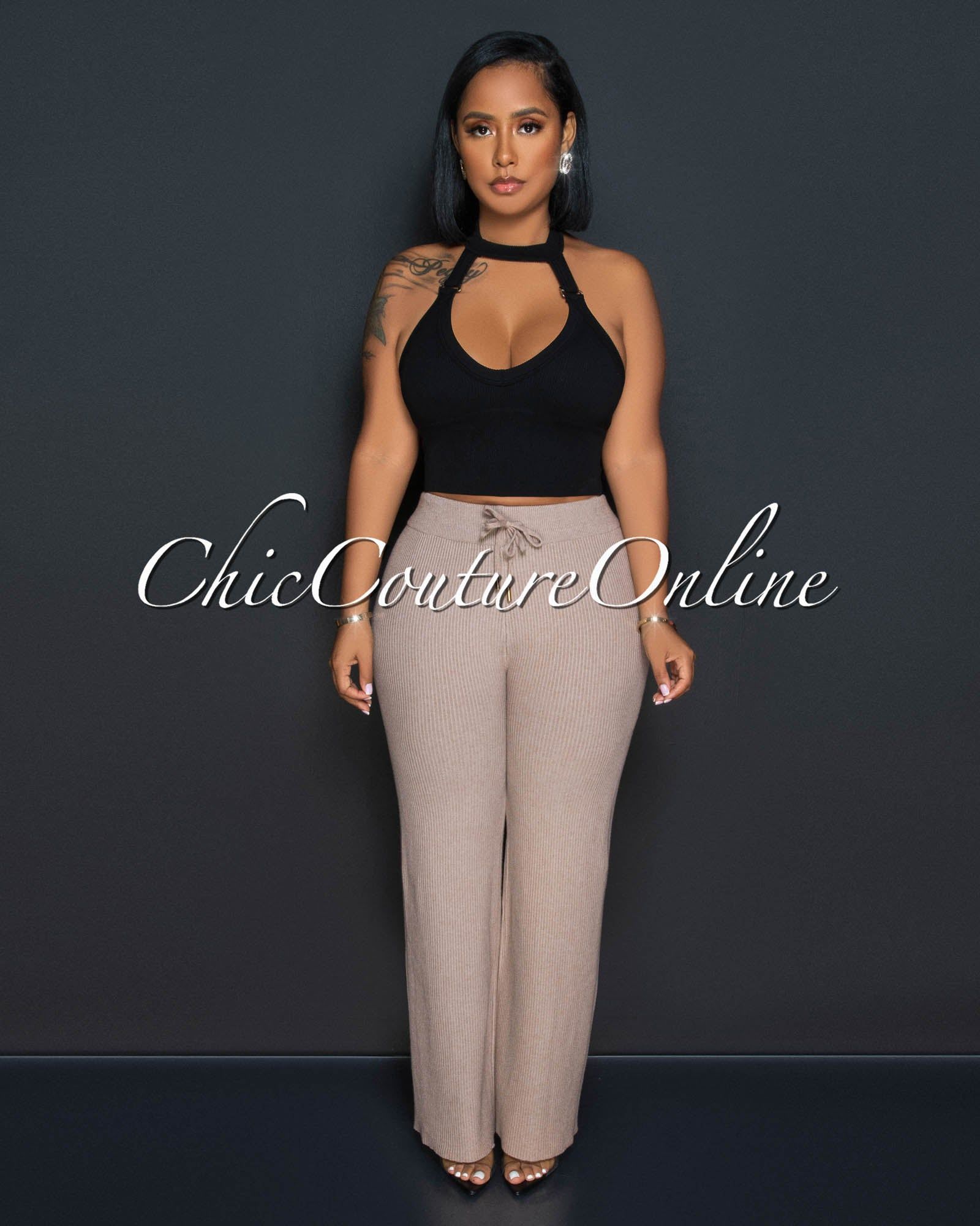 Annia Black Bust Key-Hole Ribbed Crop Top sold by Chic Couture product image thumbnail 2