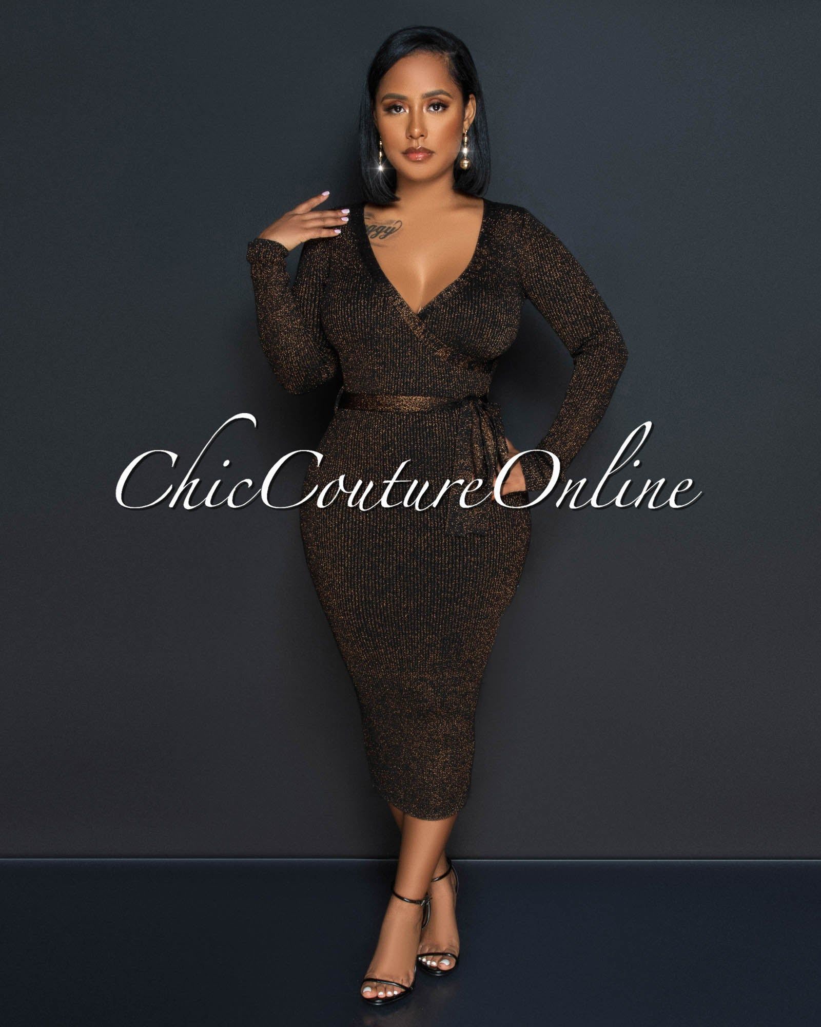 Eleanor Black Gold Shimmer Ribbed Midi Dress sold by Chic Couture product image thumbnail 3