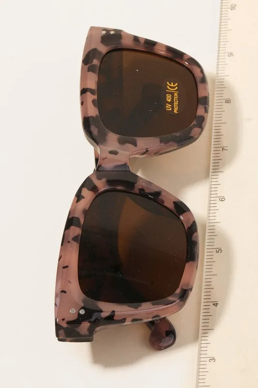 Jonny Gradient Frame Square Lens Sunglasses sold by Chic Couture product image thumbnail 2