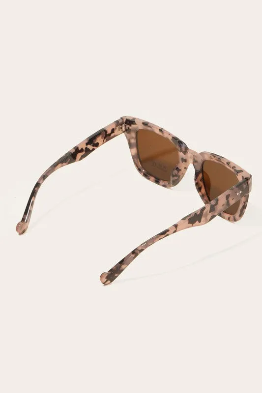Jonny Gradient Frame Square Lens Sunglasses sold by Chic Couture product image thumbnail 3