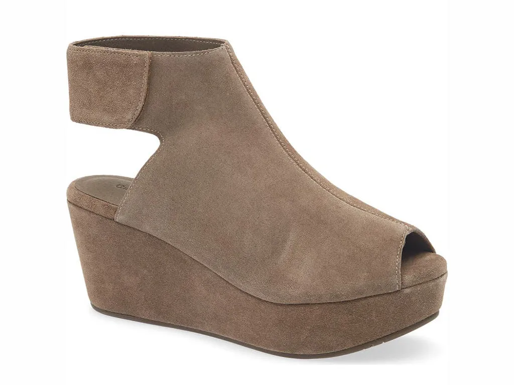 White sold by Chocolat Blu