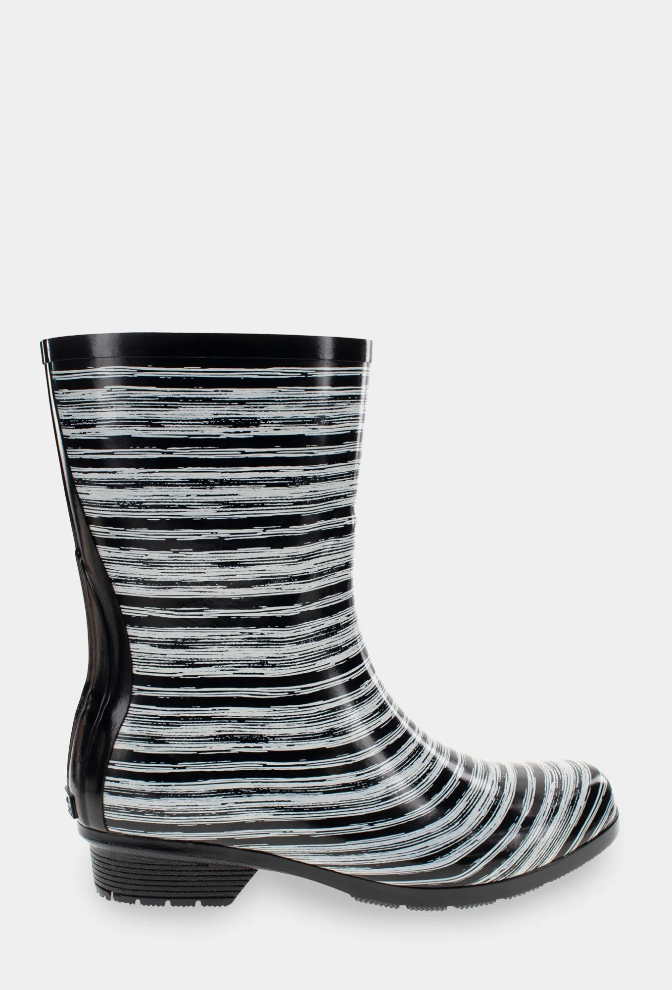 Gloss Drybrush Mid Rain Boot - Black sold by chooka