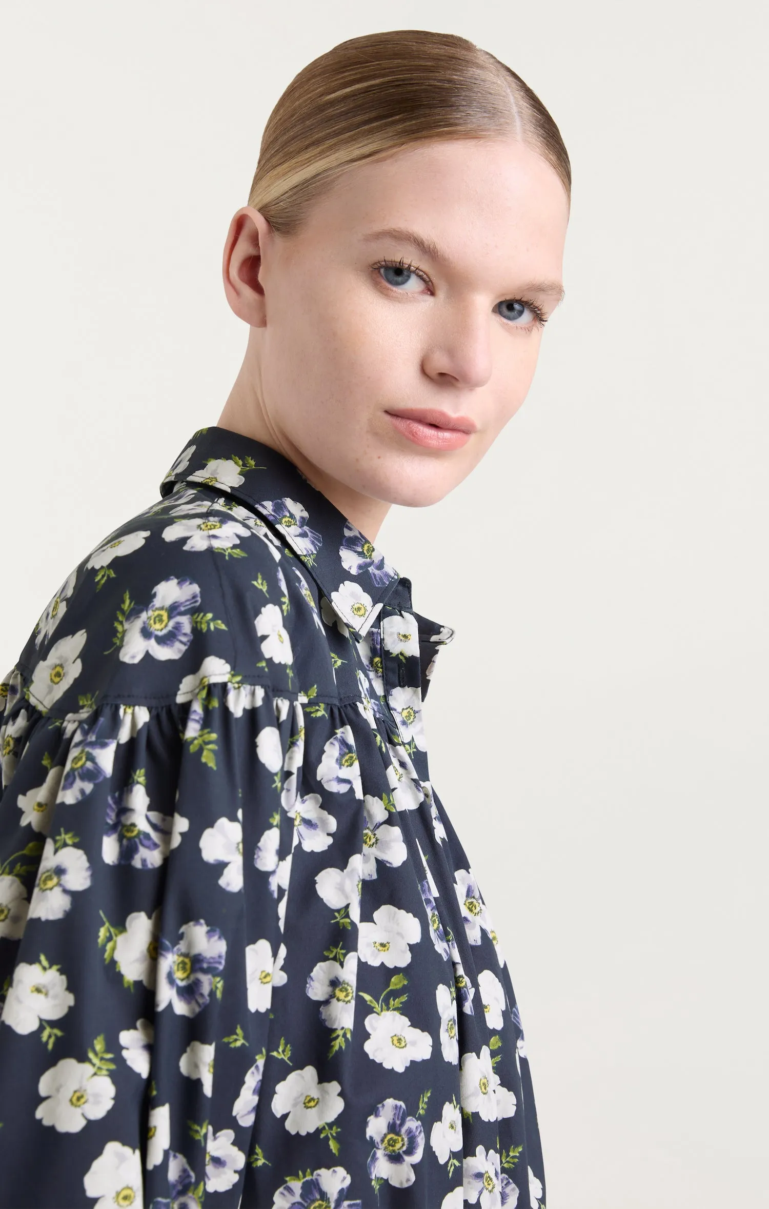 Mini Tossed Poppies Elysa Top sold by cinq a sept product image thumbnail 4