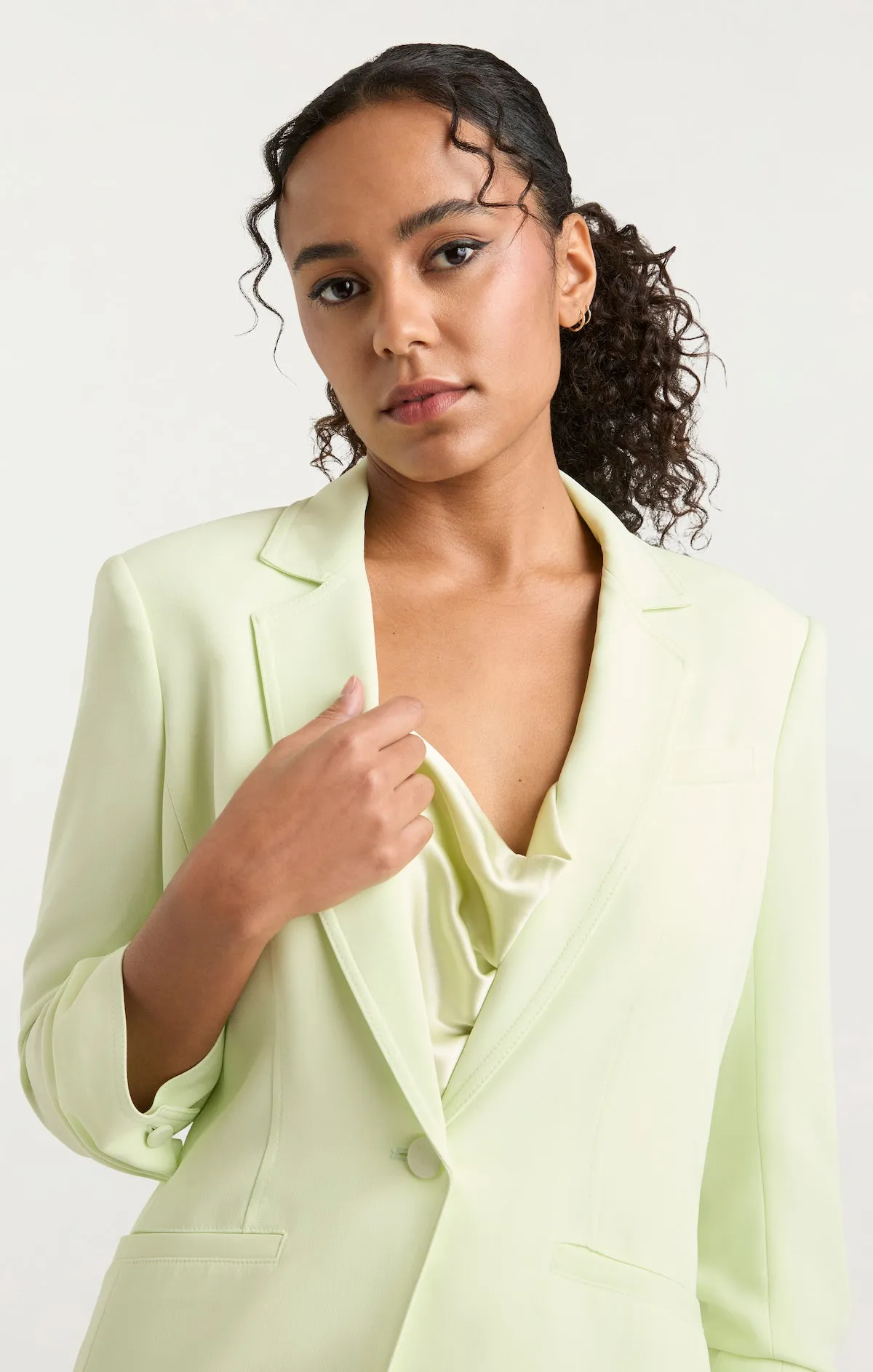 Crepe Khloe Blazer sold by cinq a sept