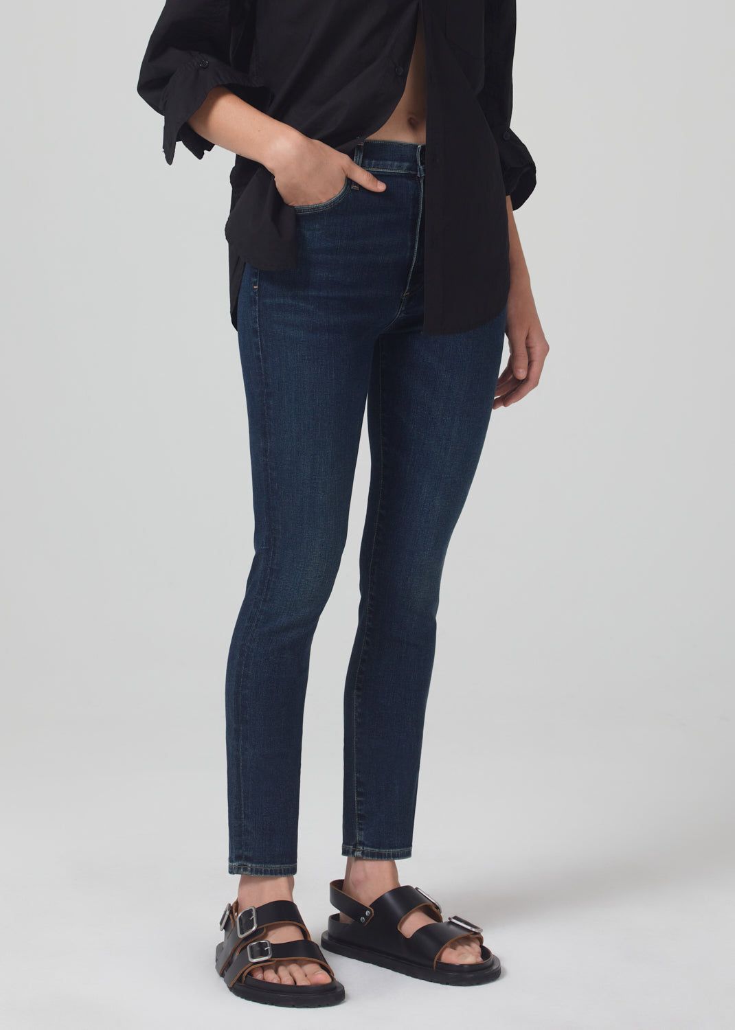 Olivia High Rise Slim 29" in Deep Dive sold by Citizens Of Humanity product image thumbnail 4