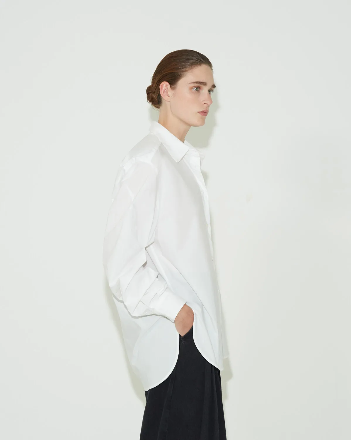 GOLDSIGN - The Twist Sleeve Shirt in White sold by Citizens Of Humanity product image thumbnail 3