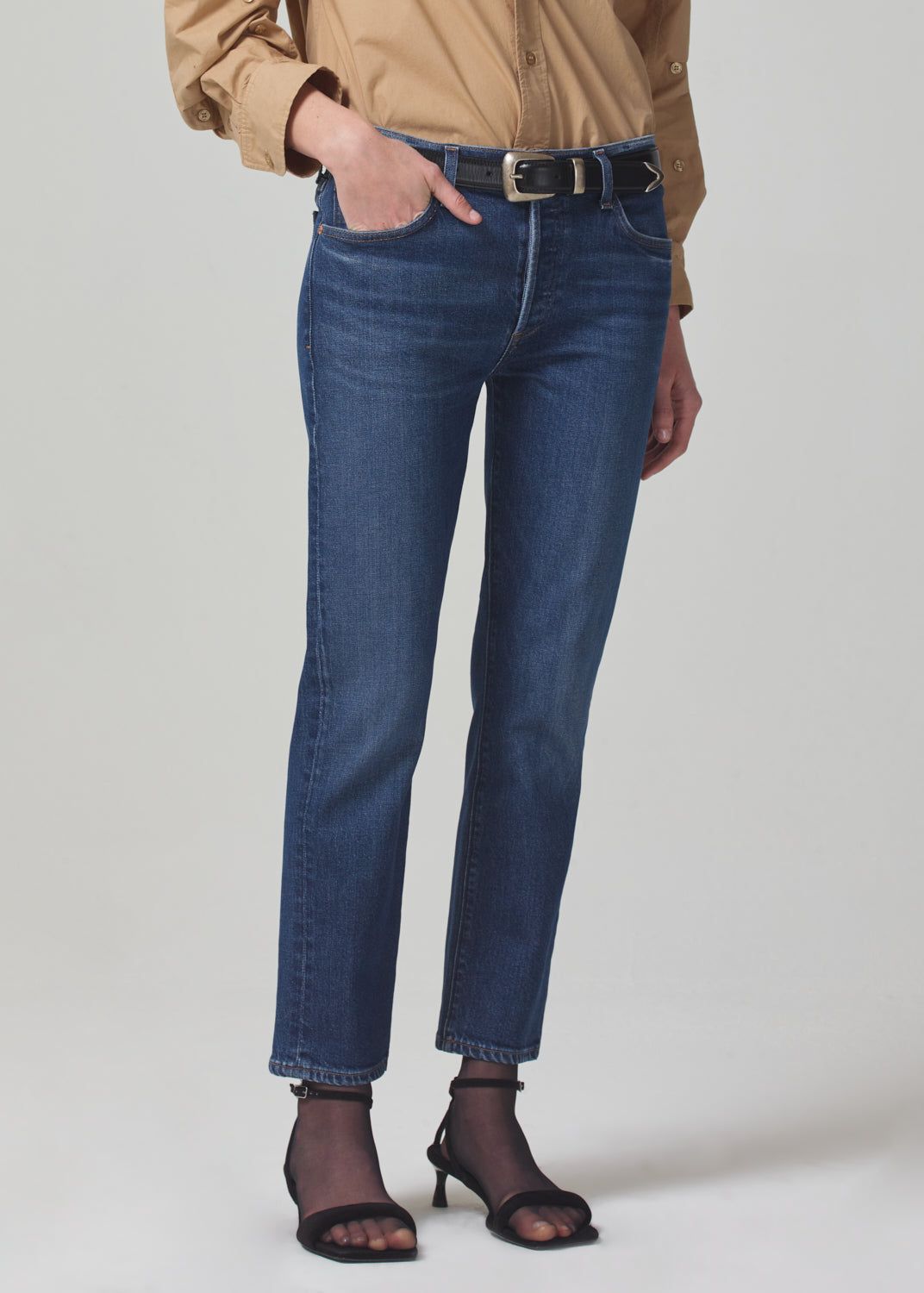 Emerson Mid Rise Relaxed 27" in Crispen sold by Citizens Of Humanity product image thumbnail 4