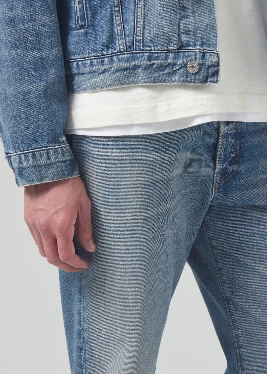 Finn Relaxed Taper Archive in Dando sold by Citizens Of Humanity product image thumbnail 5