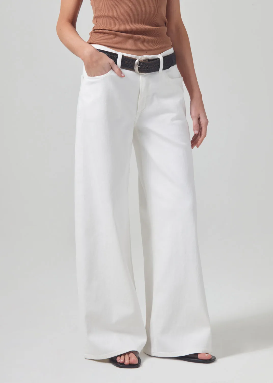 Loli Mid Rise Baggy in Blanco sold by Citizens Of Humanity product image thumbnail 4