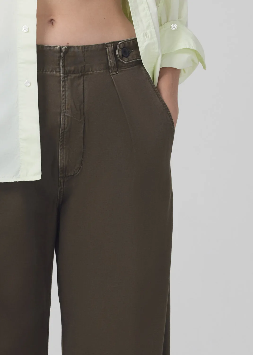 Payton Utility Trouser in Tea Leaf sold by Citizens Of Humanity product image thumbnail 5