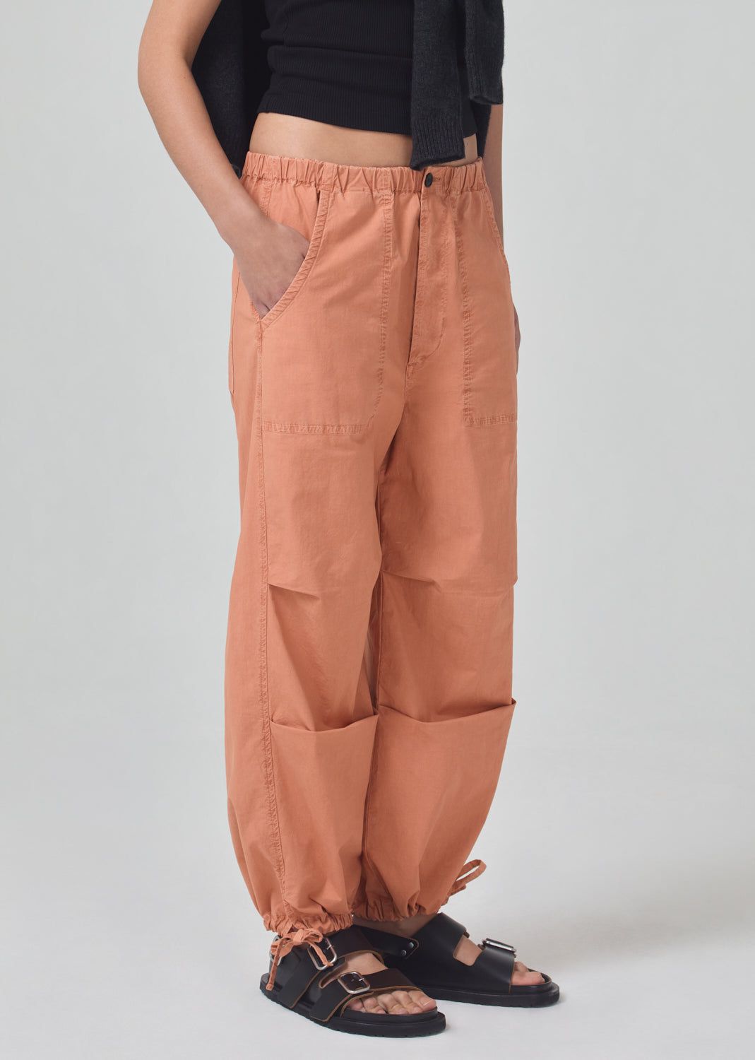 Luci Slouch Parachute Pant in Papaya sold by Citizens Of Humanity product image thumbnail 4