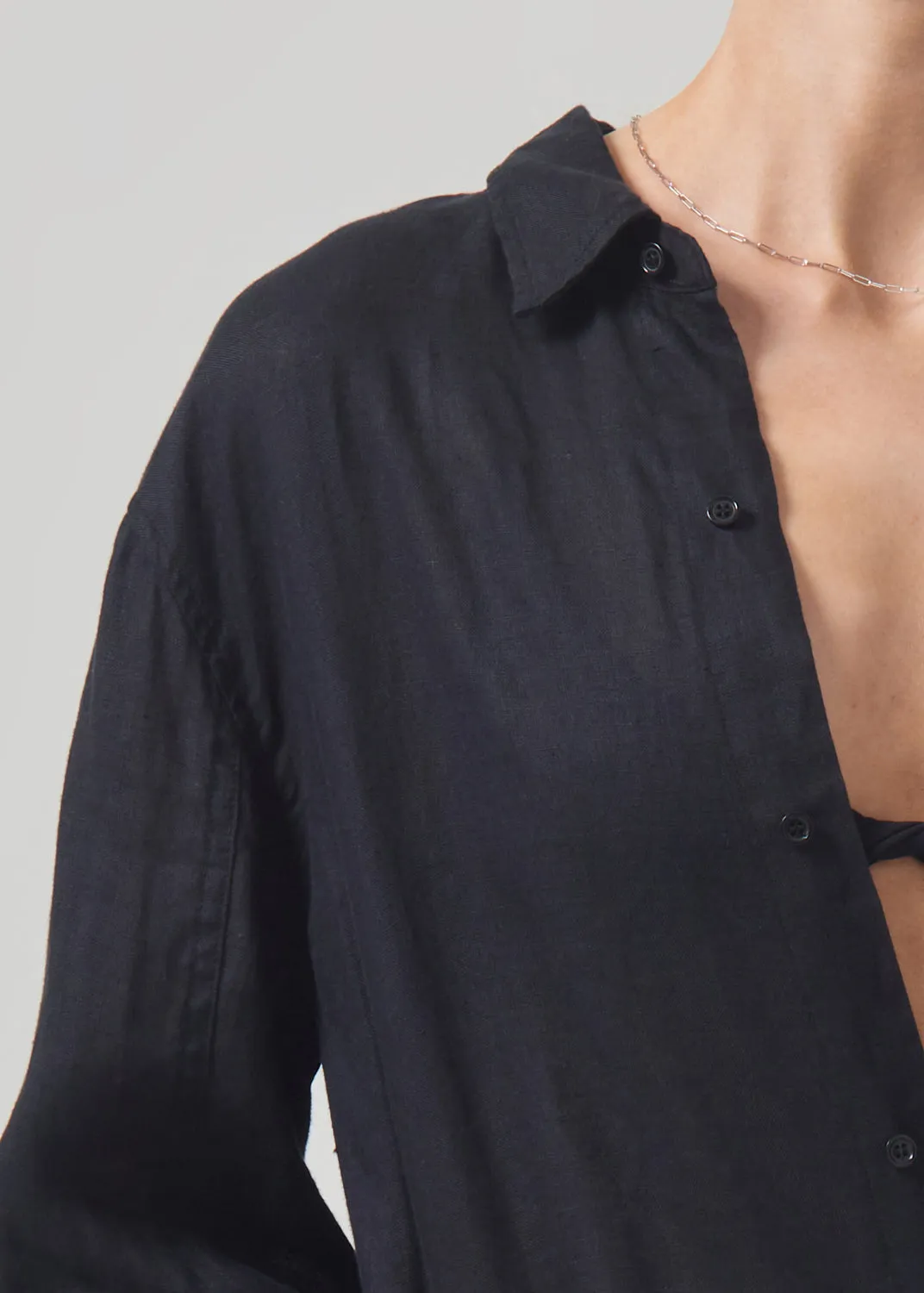Kayla Shrunken Linen Shirt in Black sold by Citizens Of Humanity product image thumbnail 4