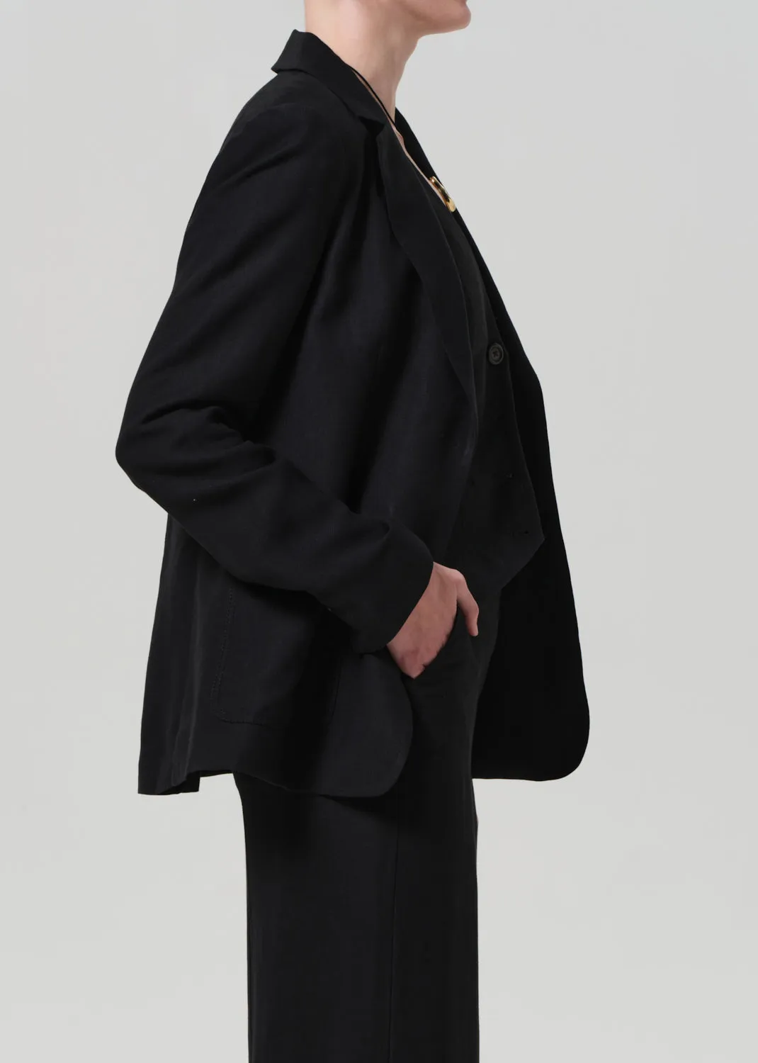 Unlined Weekend Blazer Linen Twill in Black sold by Citizens Of Humanity product image thumbnail 3