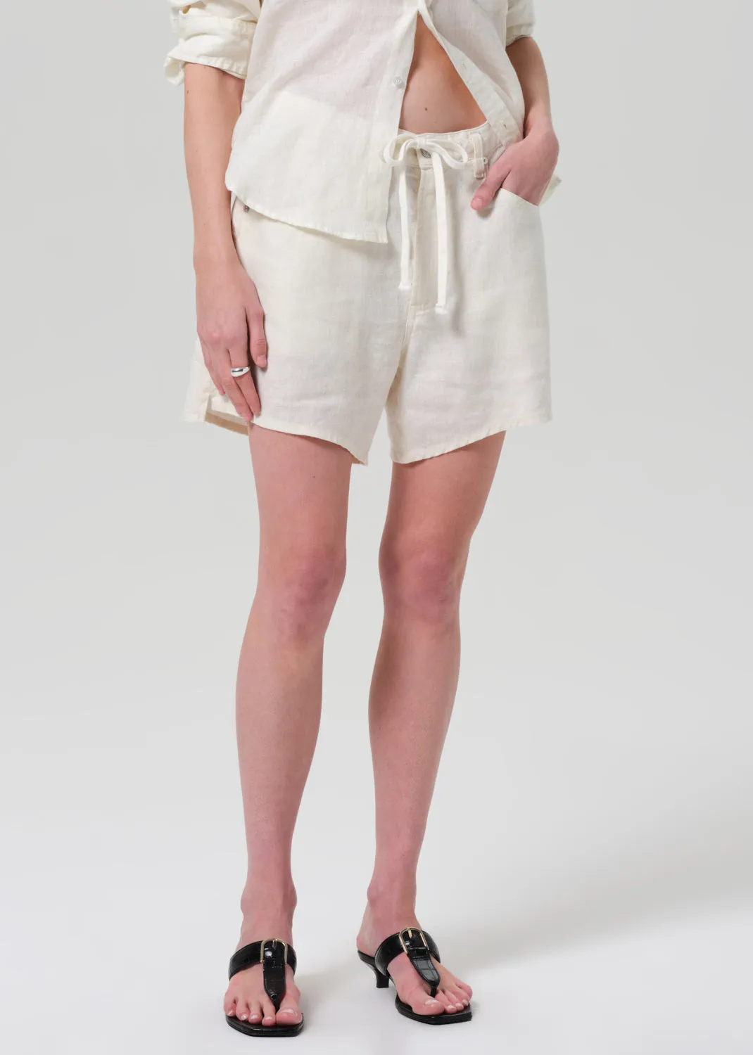 Brynn Drawstring Linen Short in Vanilla sold by Citizens Of Humanity product image thumbnail 4