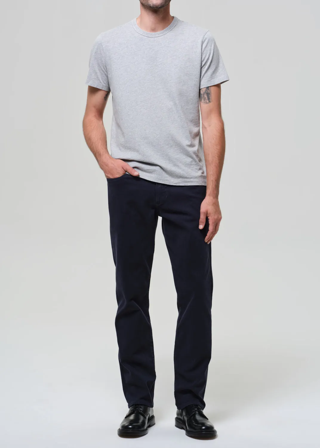 Elijah Straight Comfort Stretch Linen in Navy sold by Citizens Of Humanity product image thumbnail 3