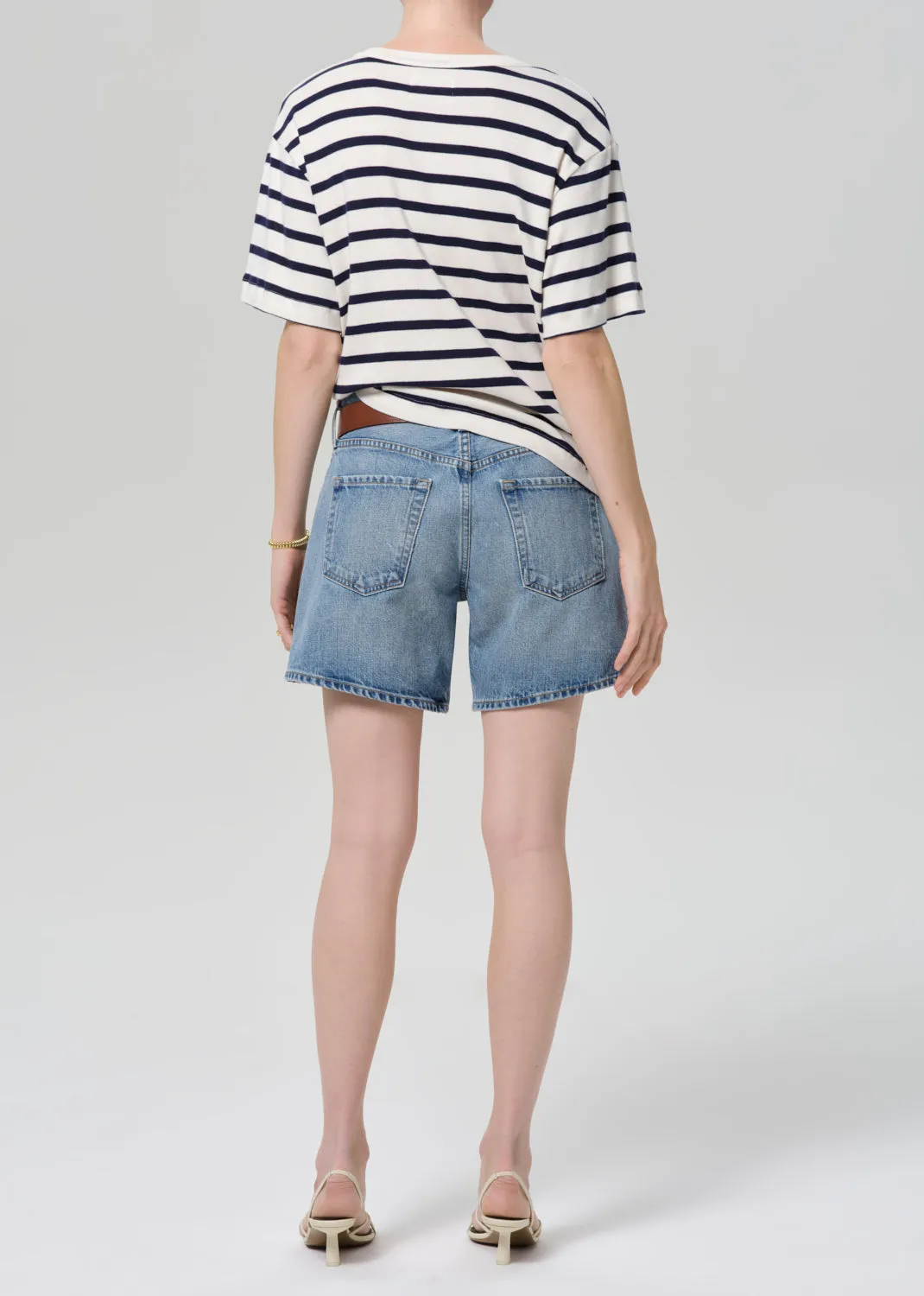Billie Relaxed Short in Hikari sold by Citizens Of Humanity product image thumbnail 2