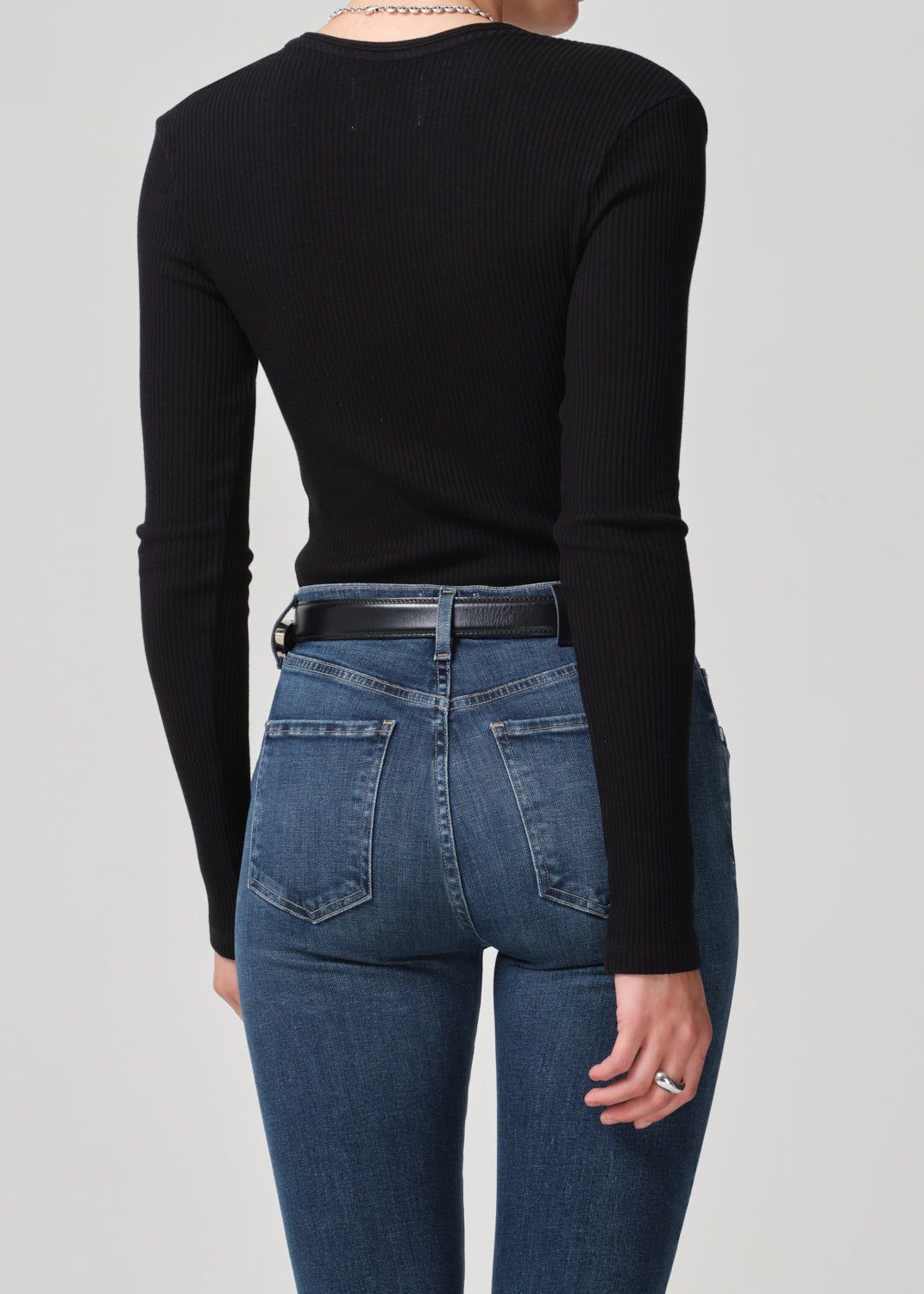 Florence V Neck in Black sold by Citizens Of Humanity product image thumbnail 2