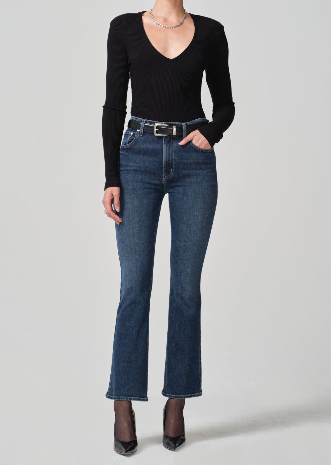 Florence V Neck in Black sold by Citizens Of Humanity product image thumbnail 5