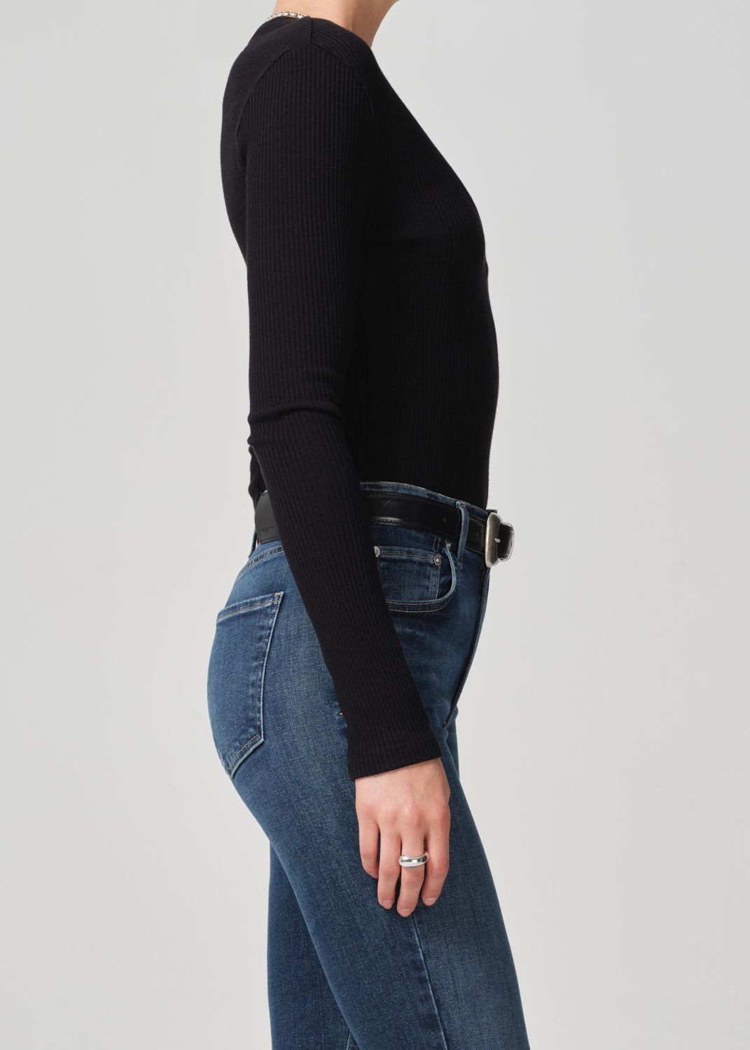 Florence V Neck in Black sold by Citizens Of Humanity product image thumbnail 3