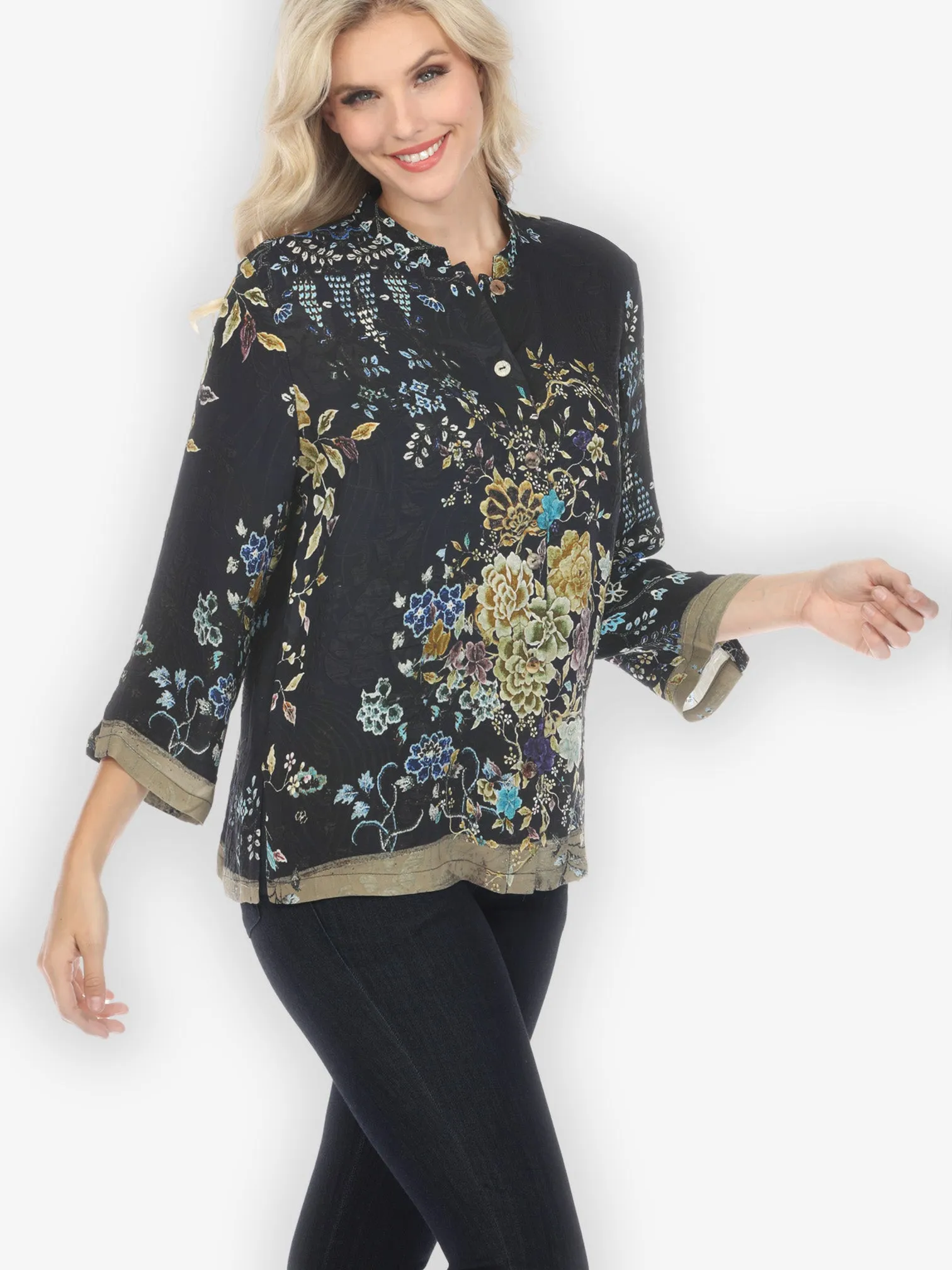 Queenly Radiant Charm in Vintage Silk Blend Blouse sold by Citron product image thumbnail 3