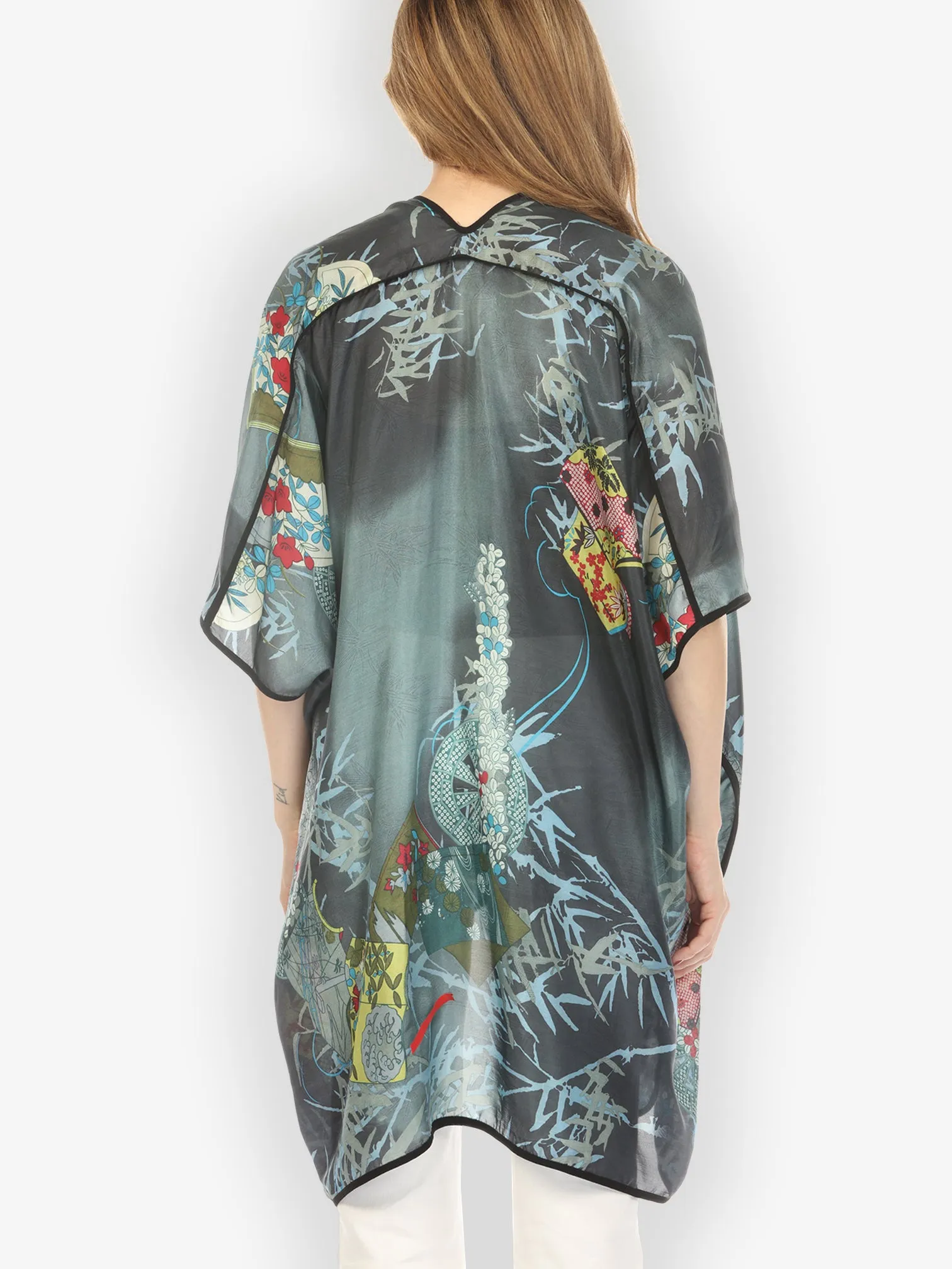 Classic Wheel Bamboo Silk Poncho - M sold by Citron product image thumbnail 2
