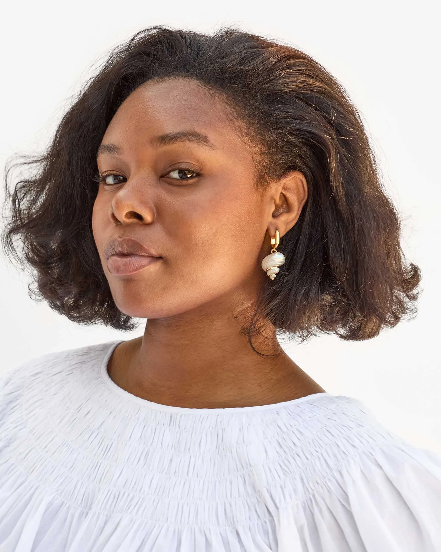 Shell Le Link Huggie Earrings sold by Clare Vivier product image thumbnail 3