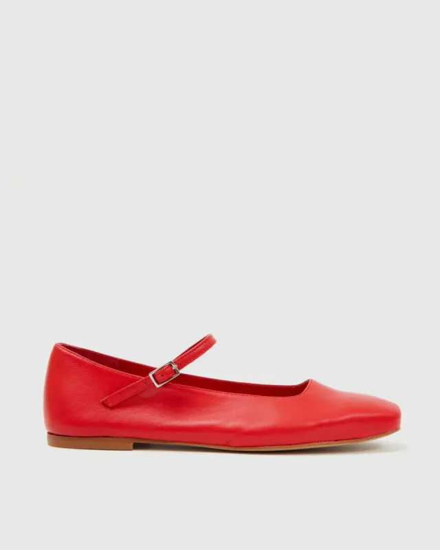 Julieta sold by Clare Vivier