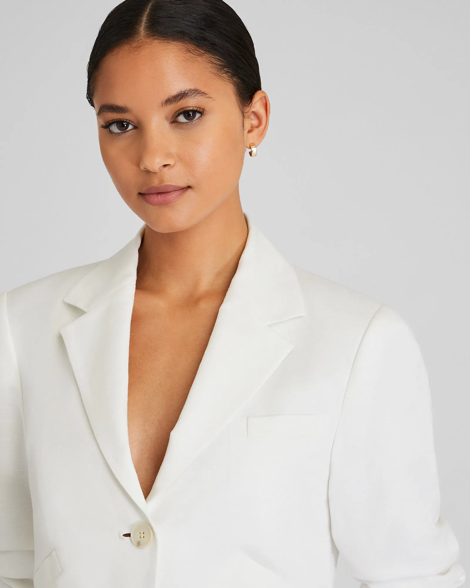 Cropped Linen Blend Blazer sold by Club Monaco product image thumbnail 4