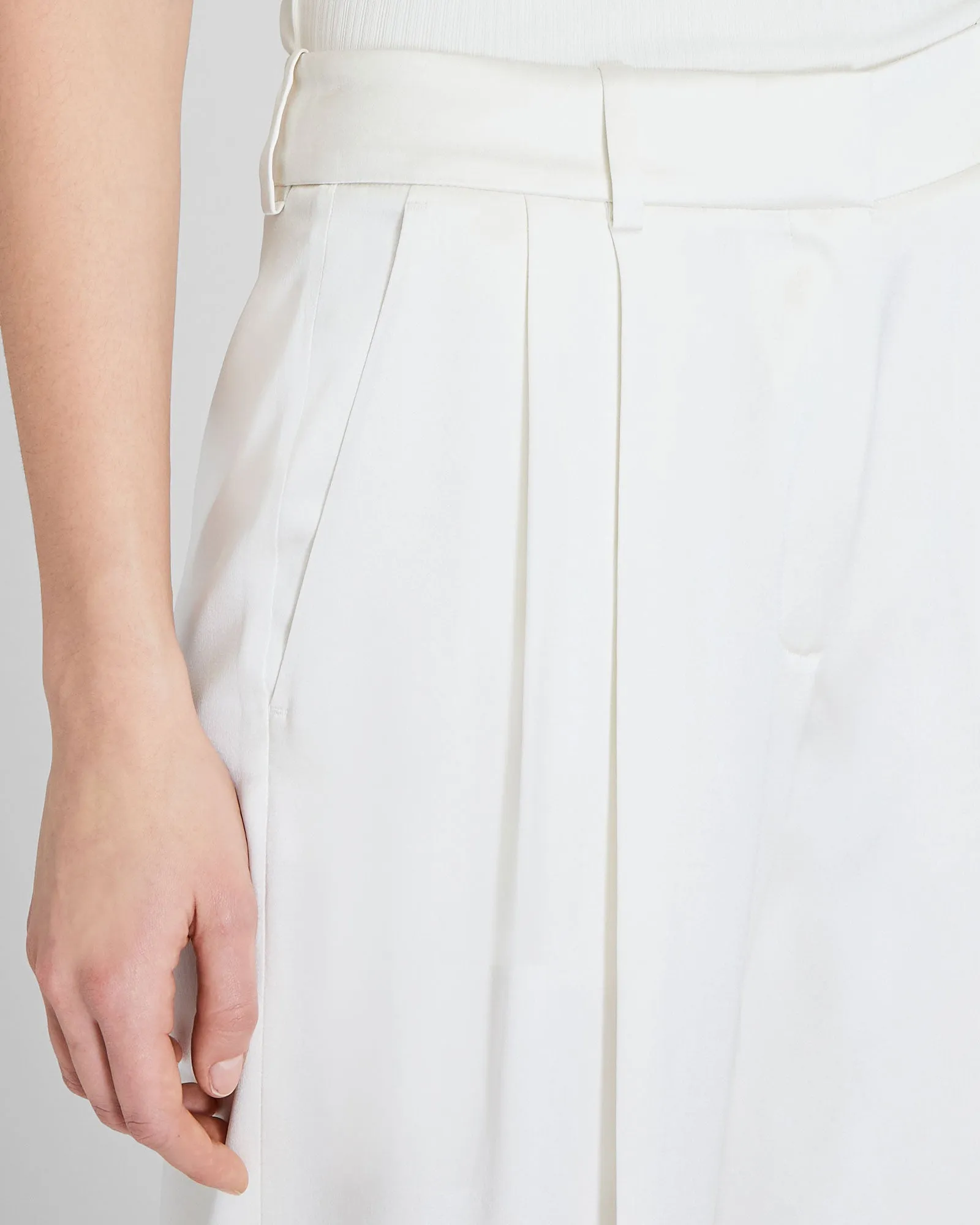 Silk Charmeuse Pleated Pant sold by Club Monaco product image thumbnail 4