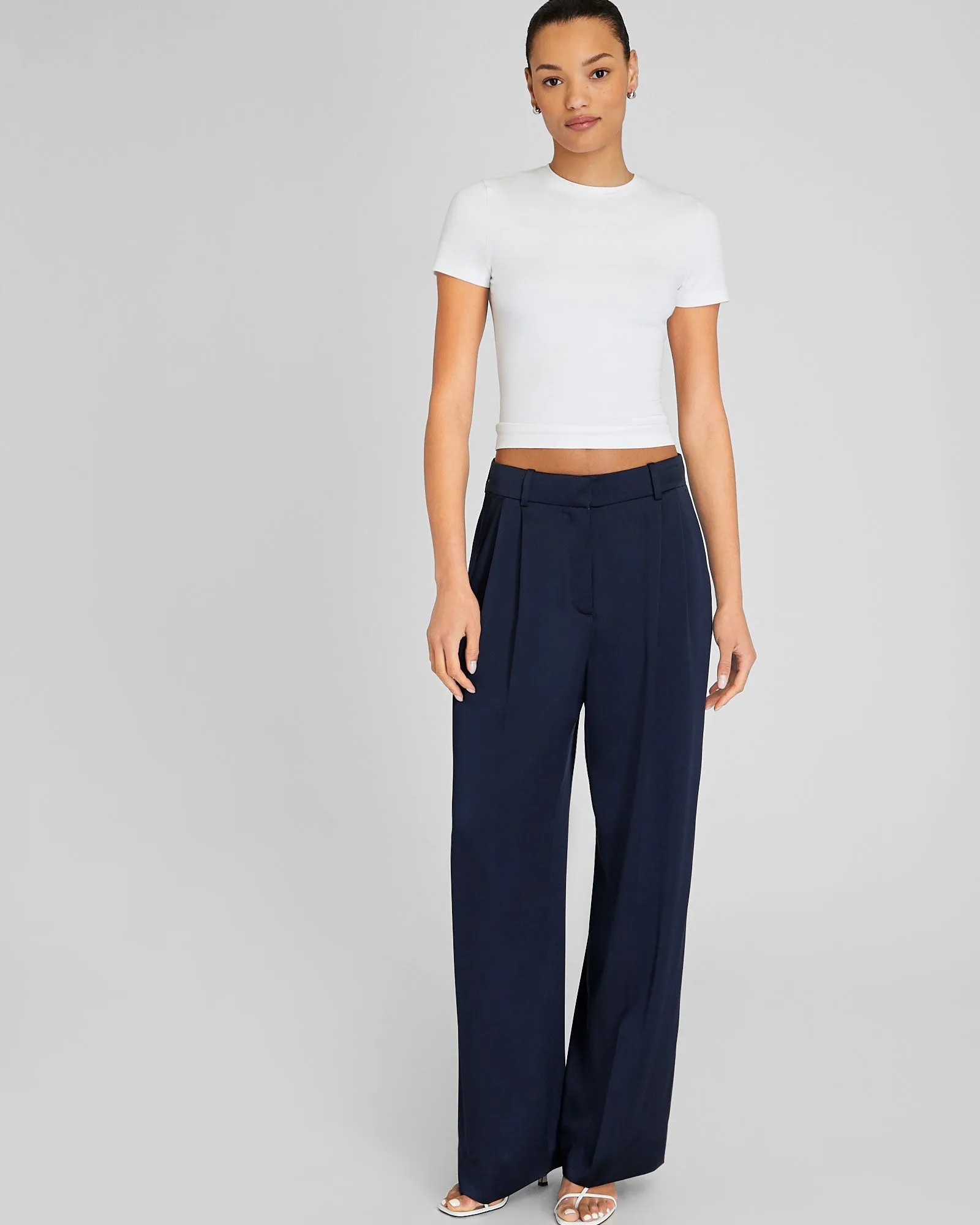 Silk Charmeuse Pleated Pant sold by Club Monaco product image thumbnail 4