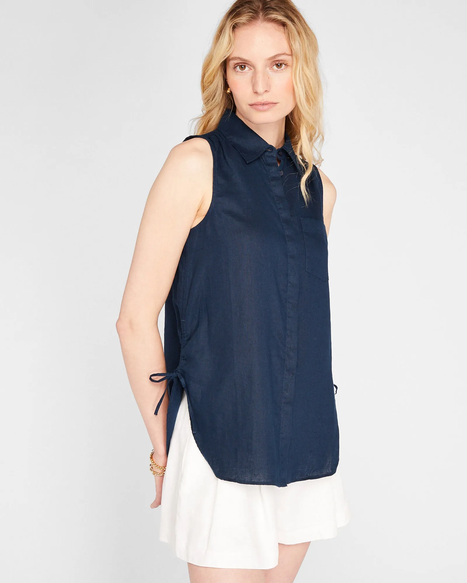 Linen Tunic sold by Club Monaco product image thumbnail 4