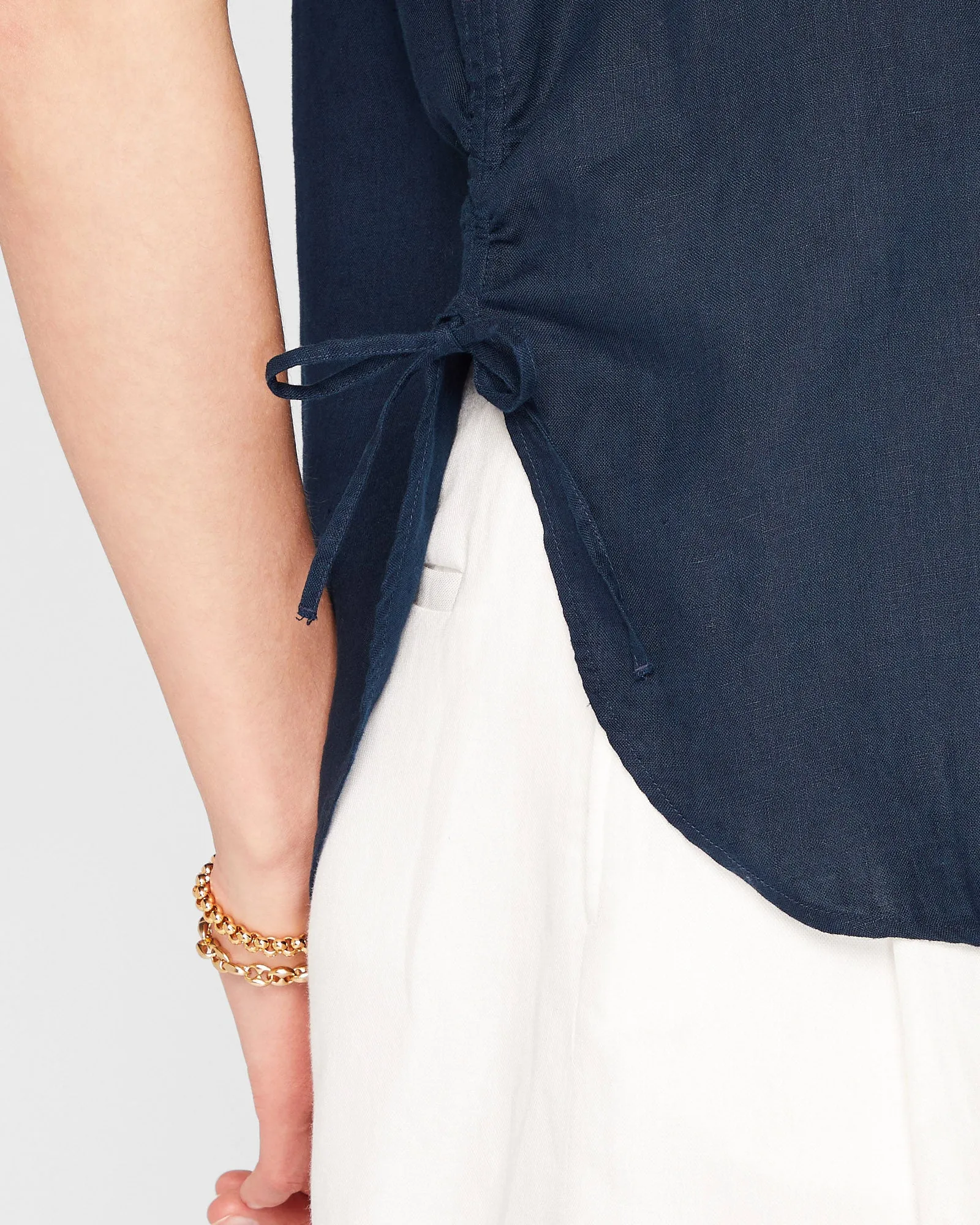 Linen Tunic sold by Club Monaco product image thumbnail 3