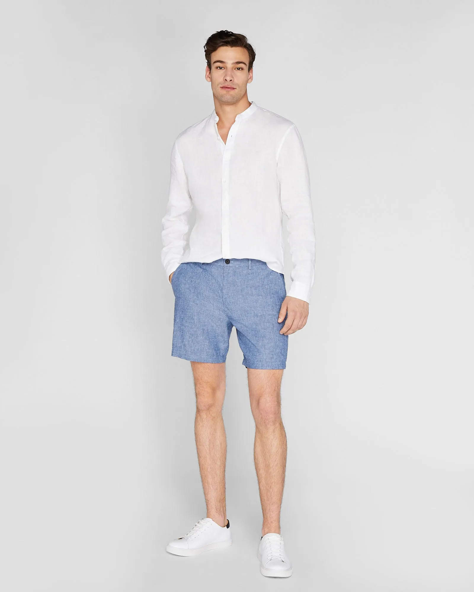 Baxter Chambray Linen 7" Short sold by Club Monaco