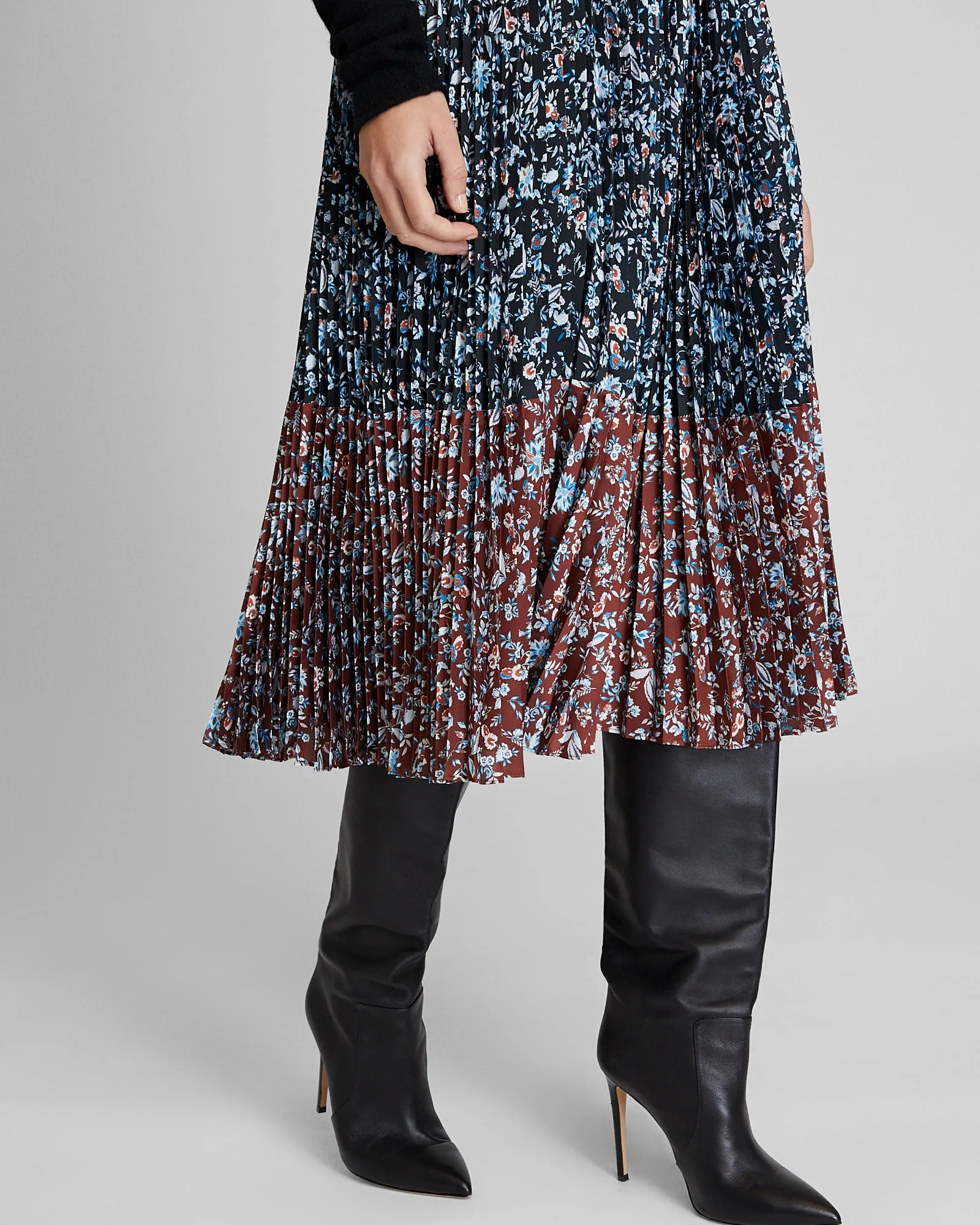 Two-Tone Floral Pleated Skirt sold by Club Monaco product image thumbnail 3