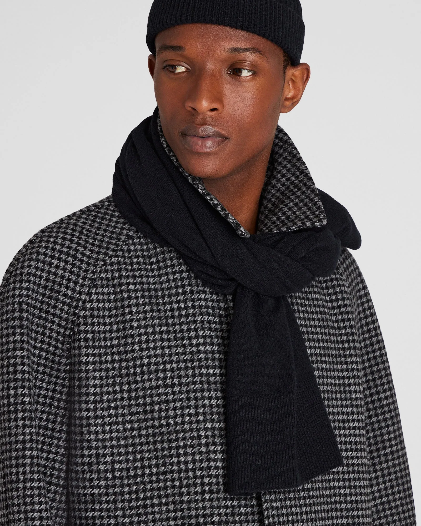 Kensington Cashmere Scarf sold by Club Monaco product image thumbnail 3