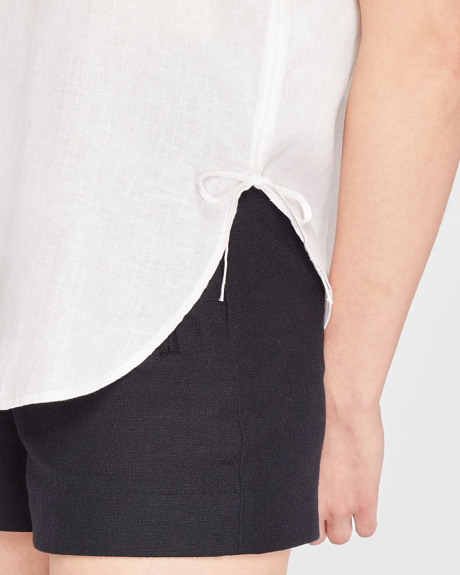 Linen Tunic sold by Club Monaco product image thumbnail 3