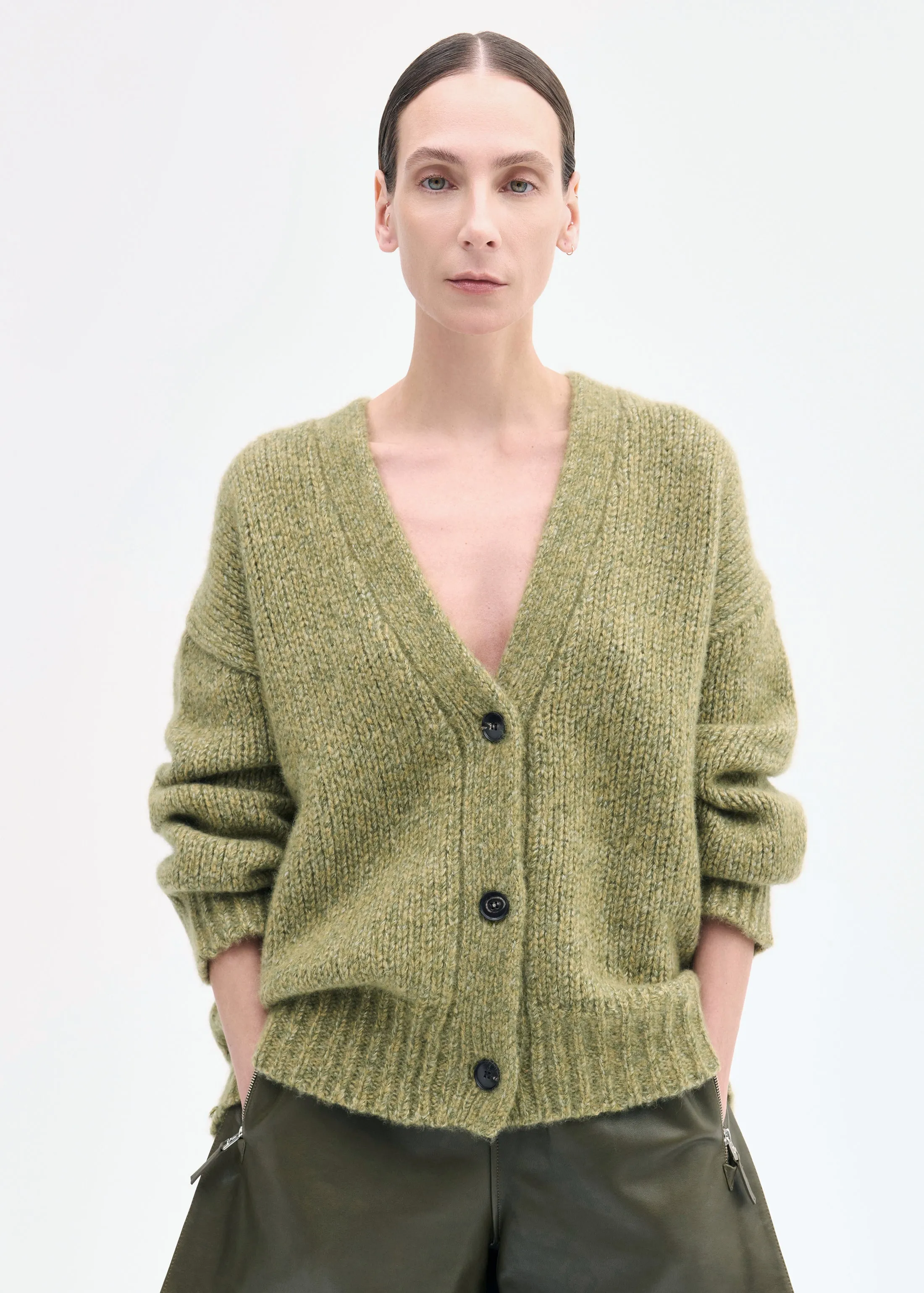 Boyfriend Cardigan in Cashmere - Mossy sold by CO