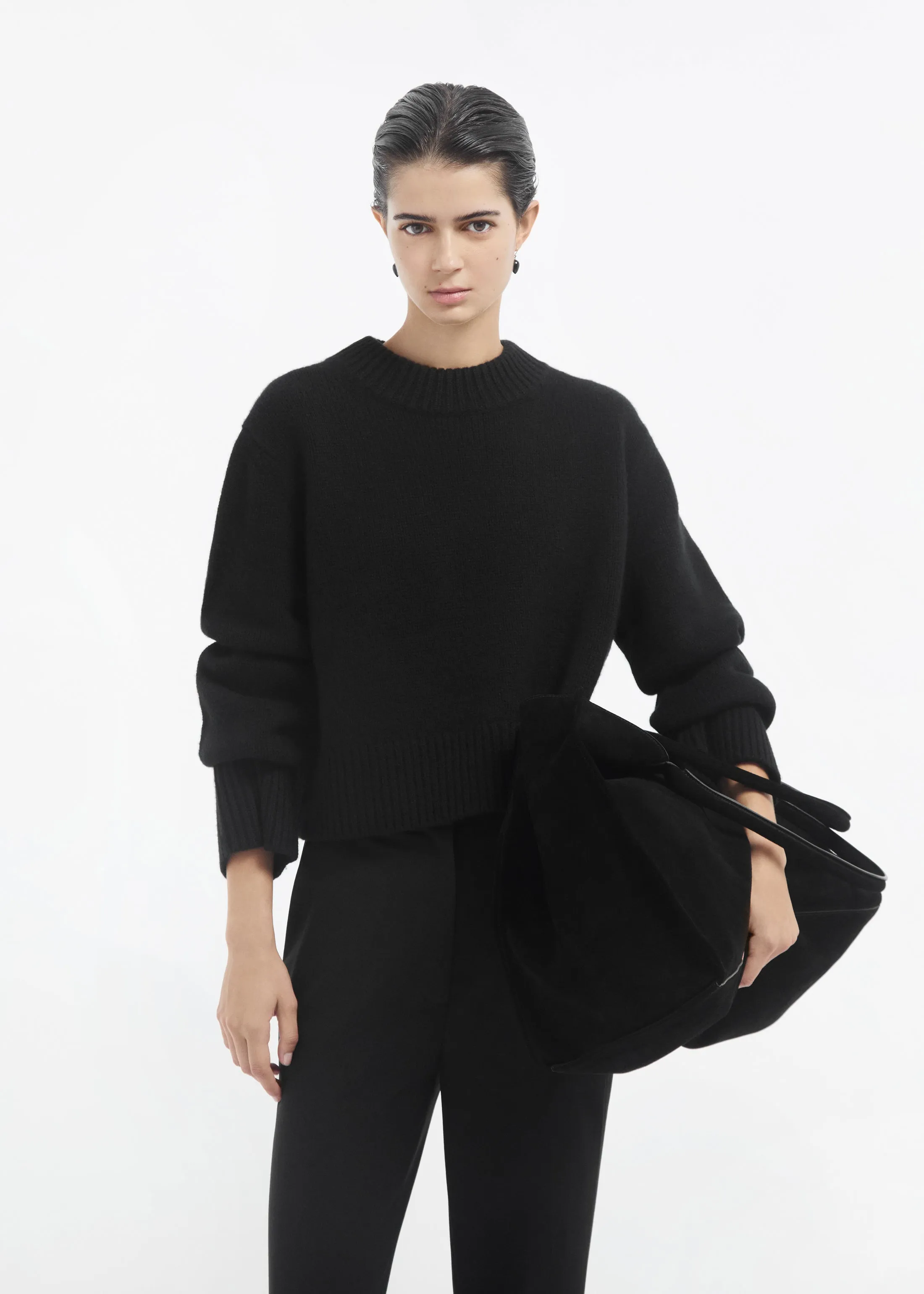 Cropped Oversized Sweater in Cashmere - Black sold by CO product image thumbnail 2