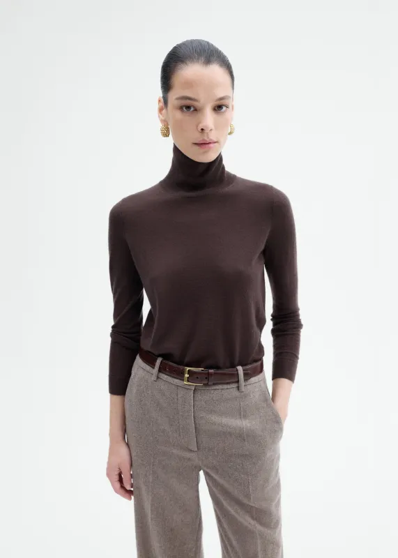 Slim Turtleneck in Fine Cashmere - Chocolate sold by CO