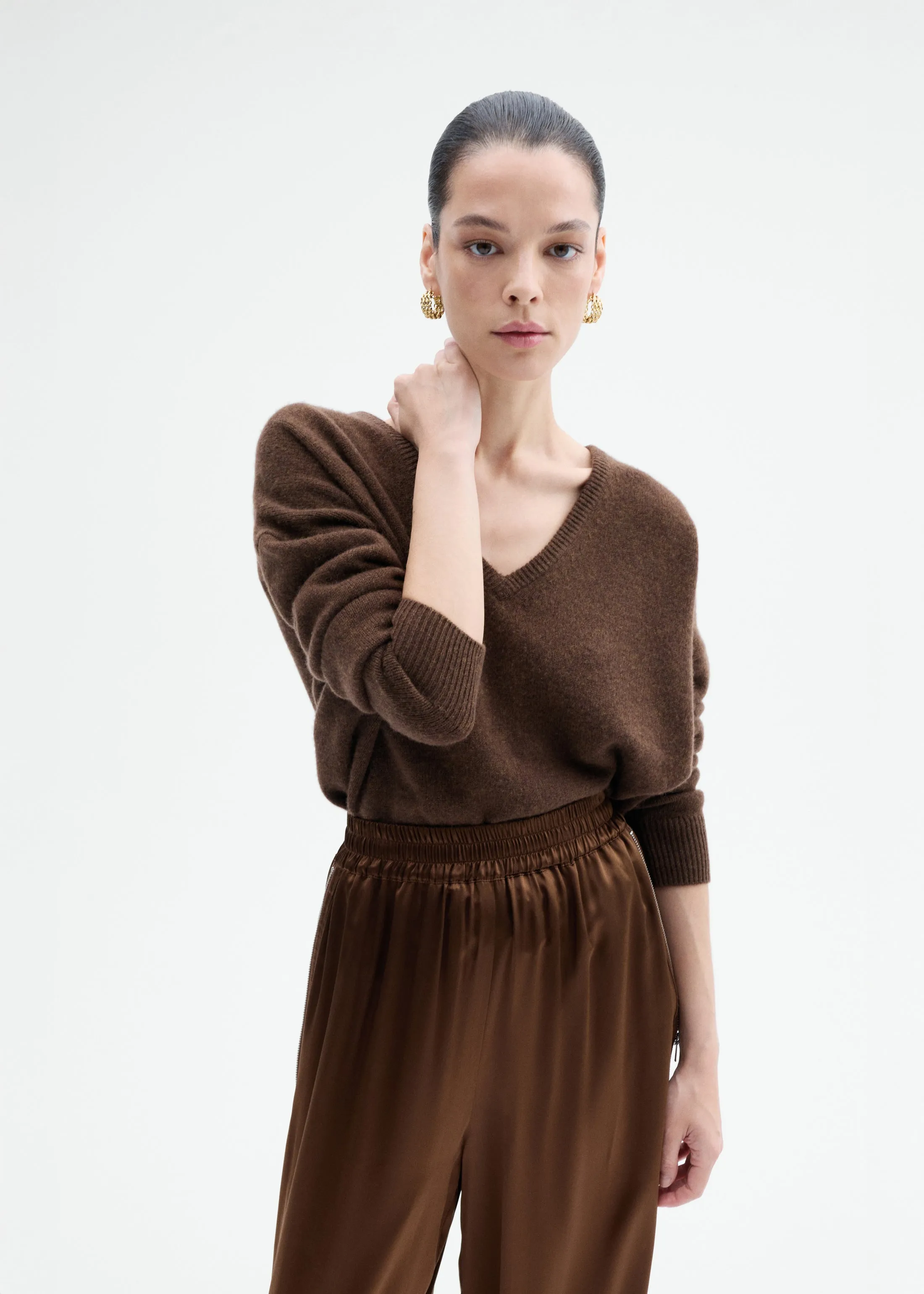 V-Neck Sweater in Cashmere - Brown sold by CO product image thumbnail 4