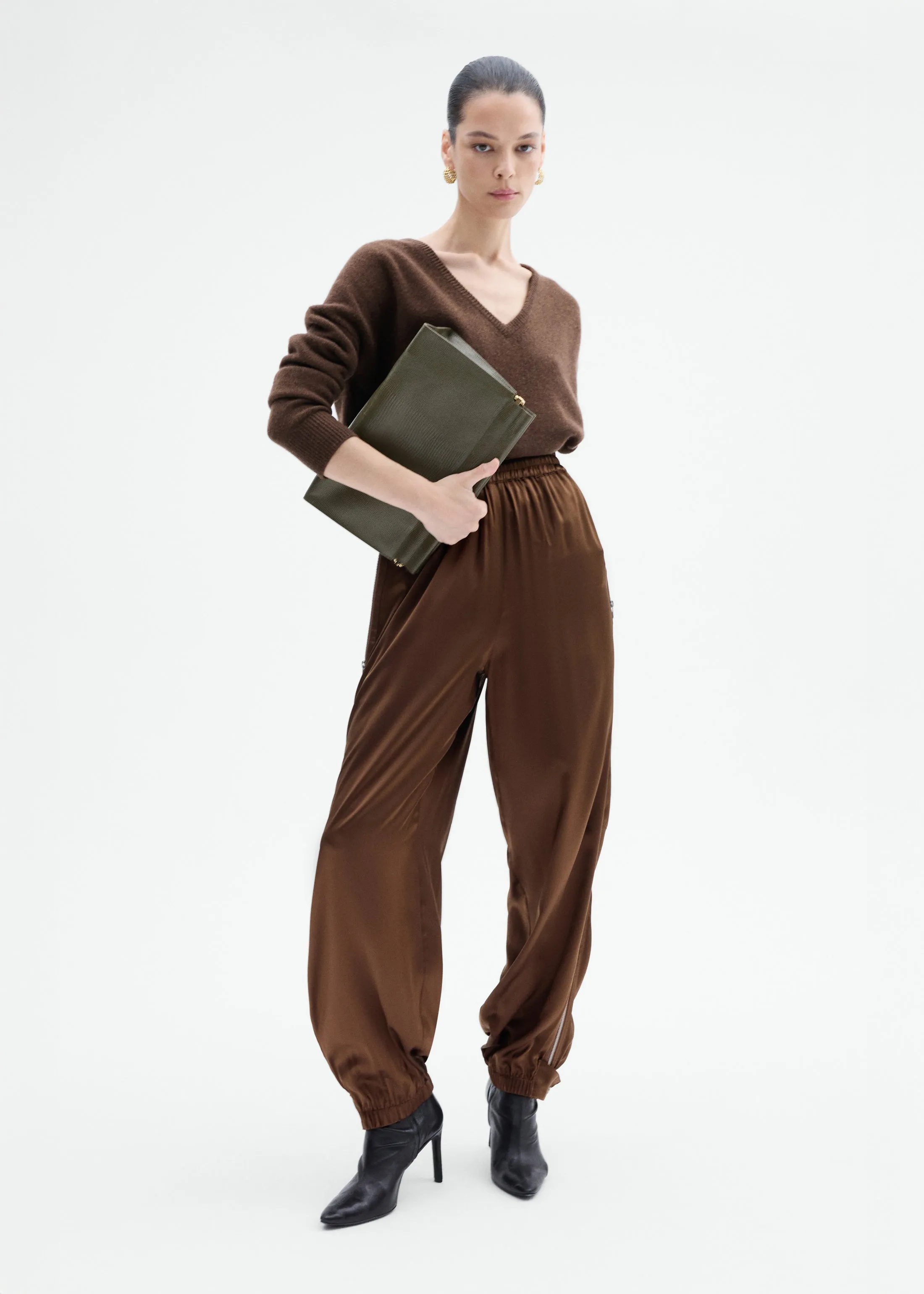 V-Neck Sweater in Cashmere - Brown sold by CO product image thumbnail 3